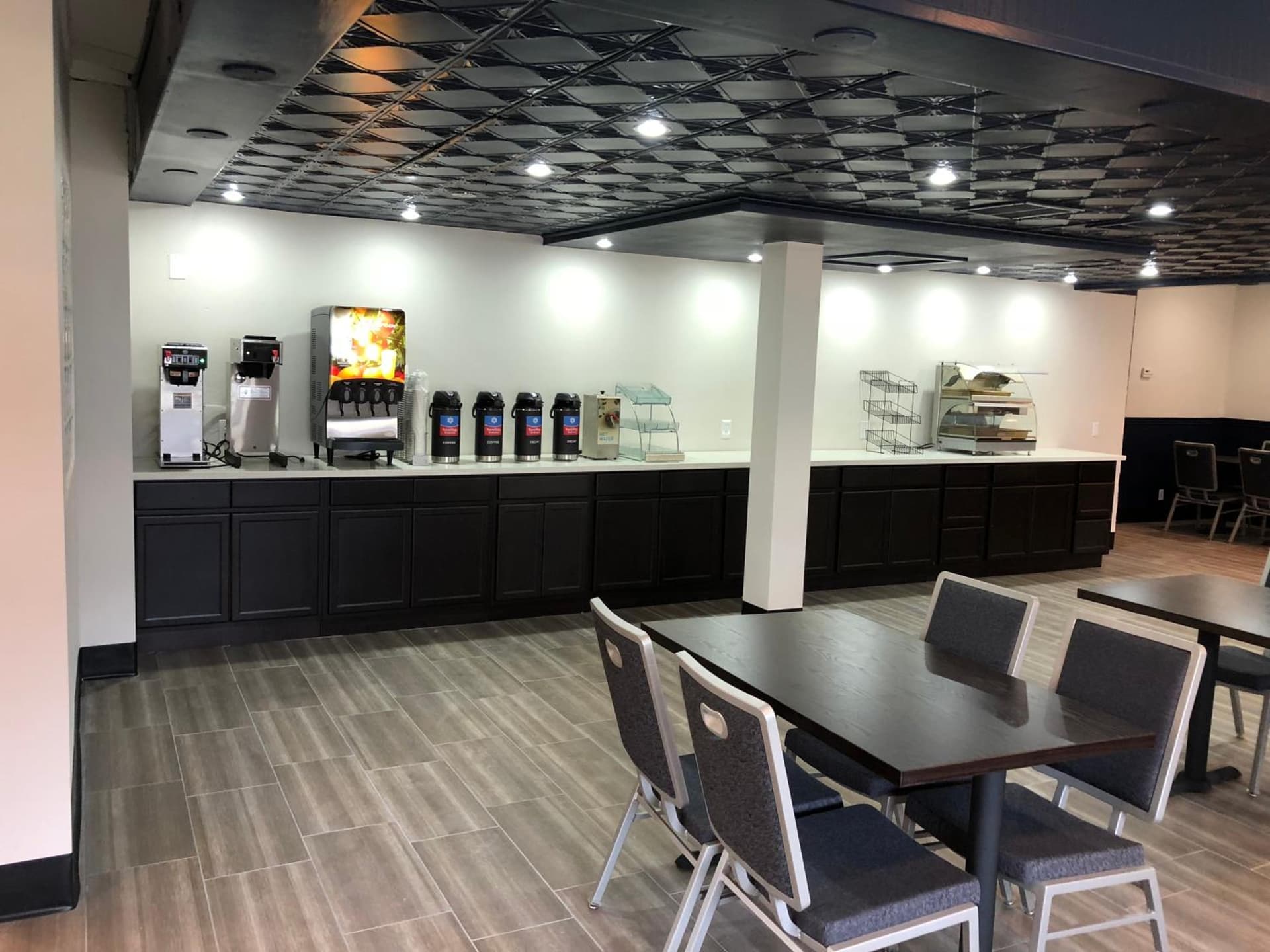 SureStay Plus Hotel by Best Western Sacramento Cal Expo gallery photo in Sacramento, CA — image 25