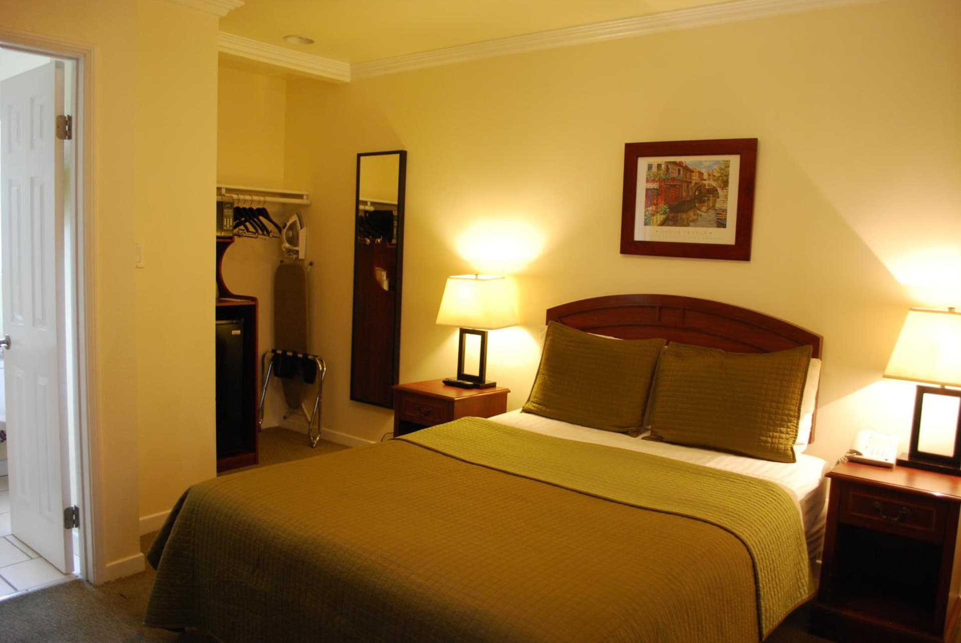 Bella Capri Inn and Suites gallery photo in Camarillo, CA — image 7