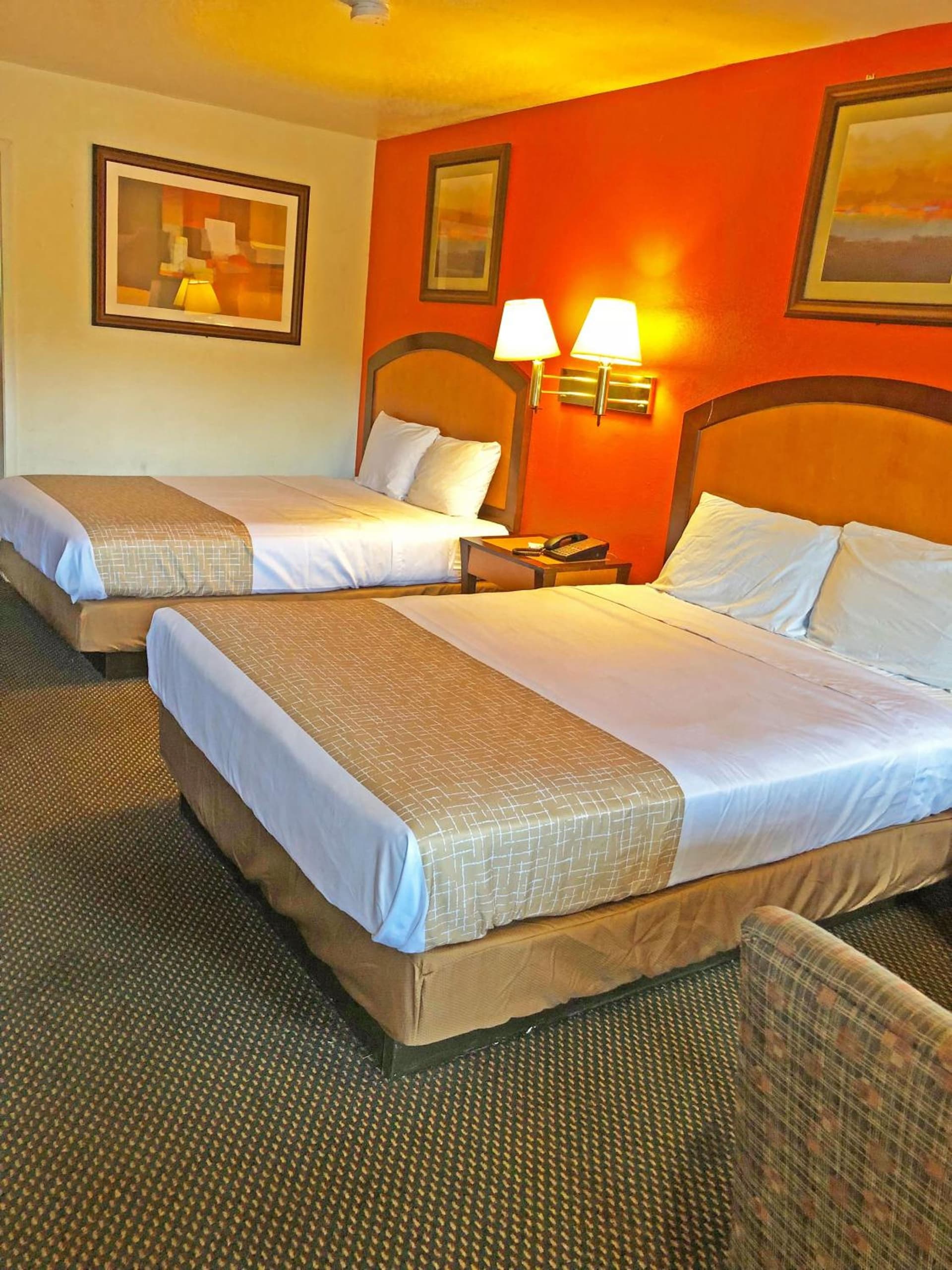 Travelodge by Wyndham Houston Hobby Airport property views in Houston, TX — gallery photo 3