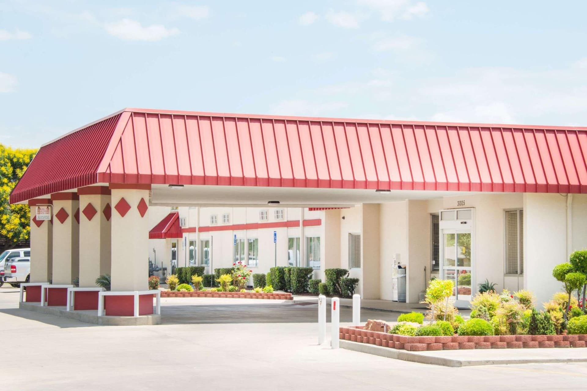 Ramada by Wyndham Enid — hotel in Enid, Oklahoma