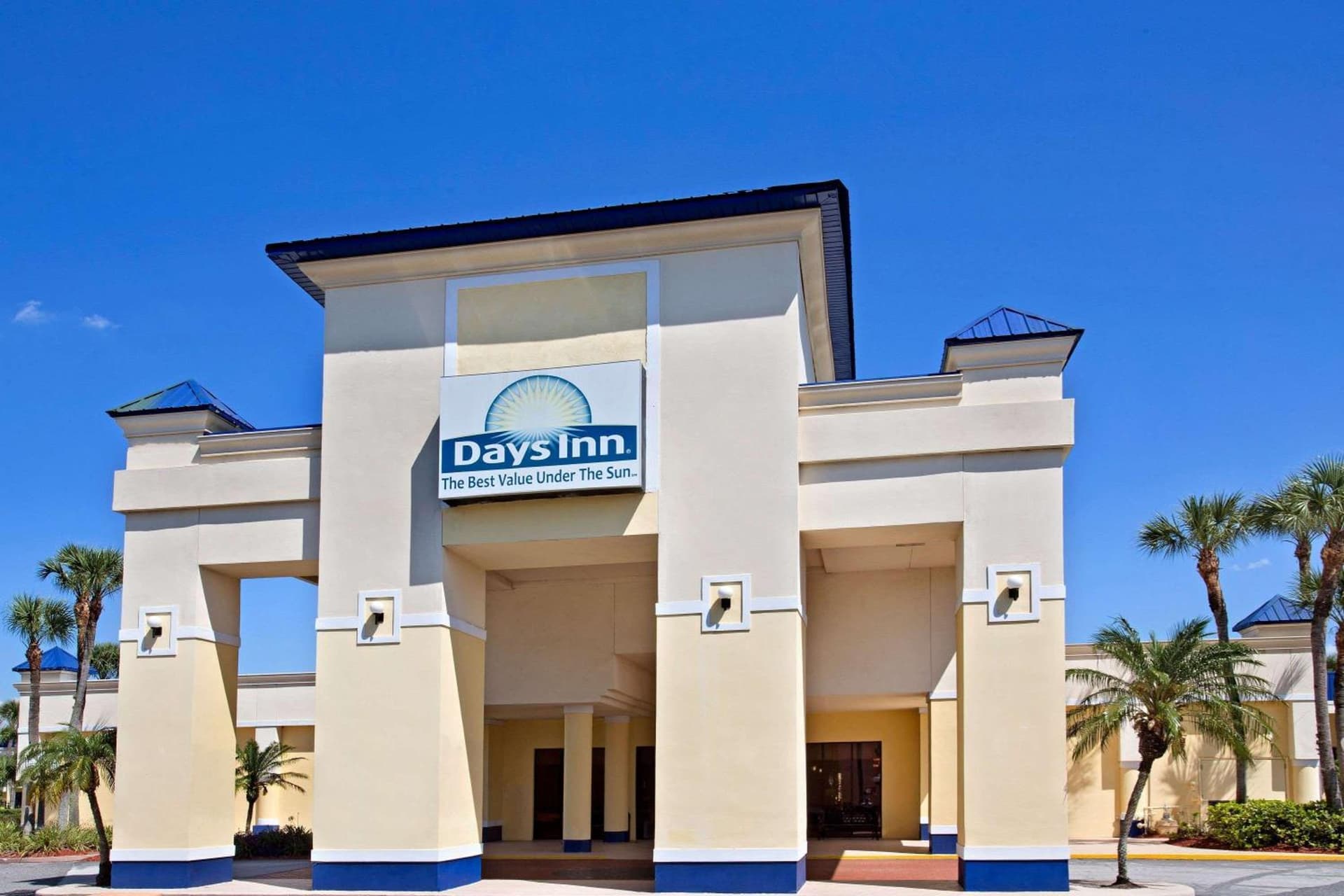 Days Inn by Wyndham Orlando Airport Florida Mall featured exterior or lobby in Orlando, FL — similar hotel
