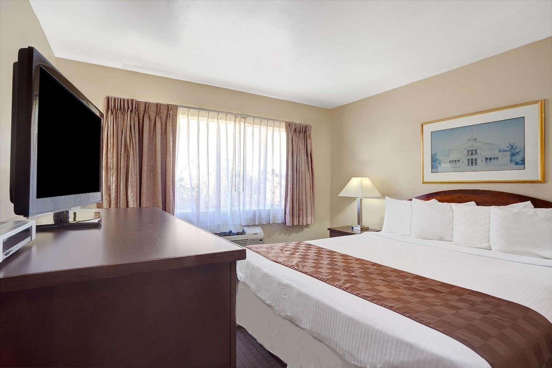 Travelodge by Wyndham Everett City Center gallery photo in Everett, WA — image 12