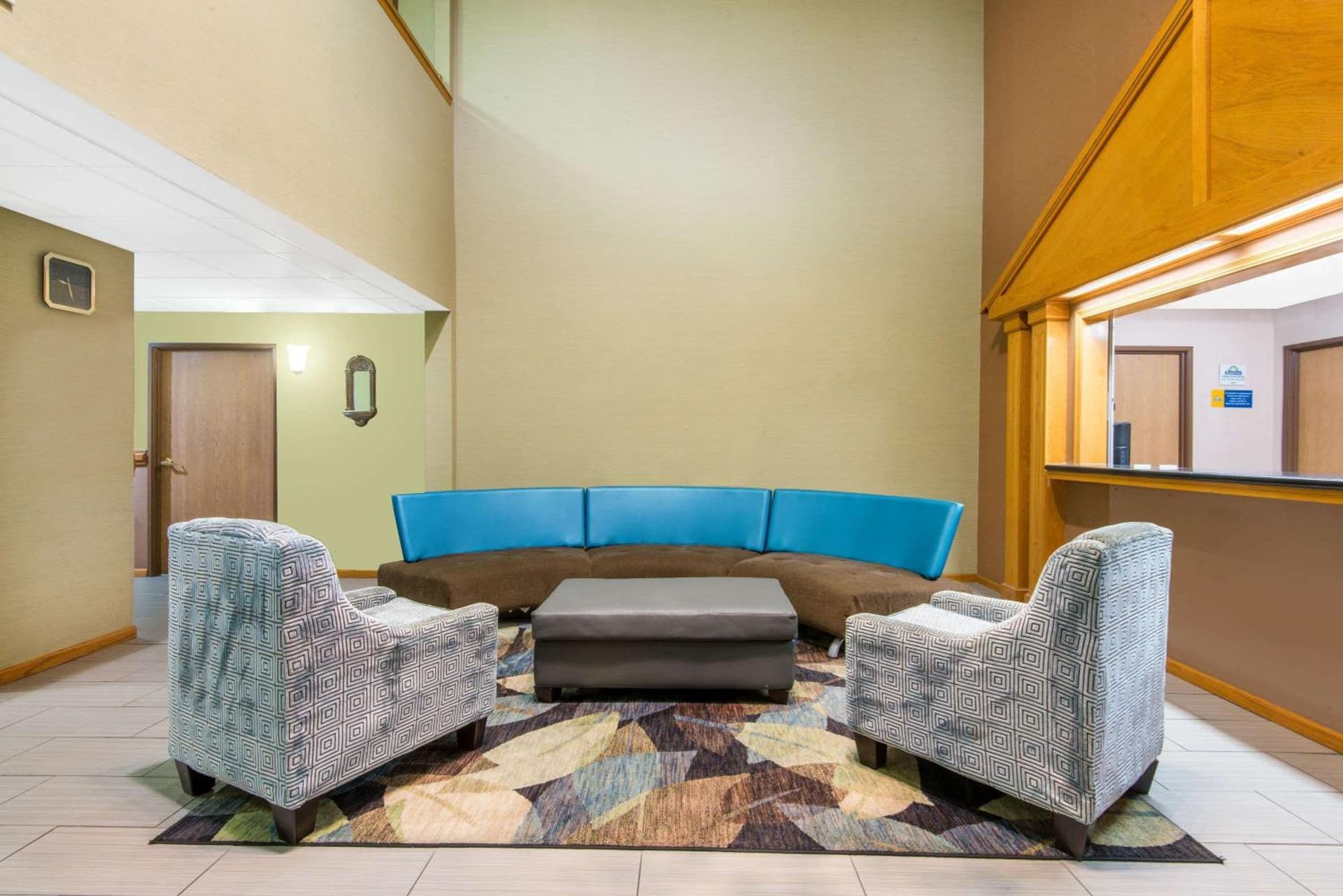 Days Inn & Suites by Wyndham Wichita interior in Wichita, KS — gallery photo 2