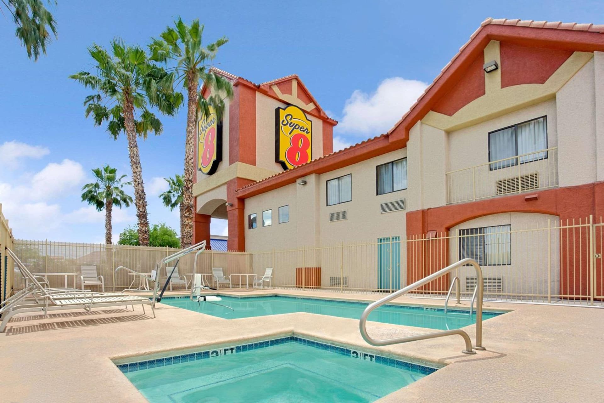 Super 8 by Wyndham Tucson/Grant Road Area AZ property views in Tucson, AZ — gallery photo 3