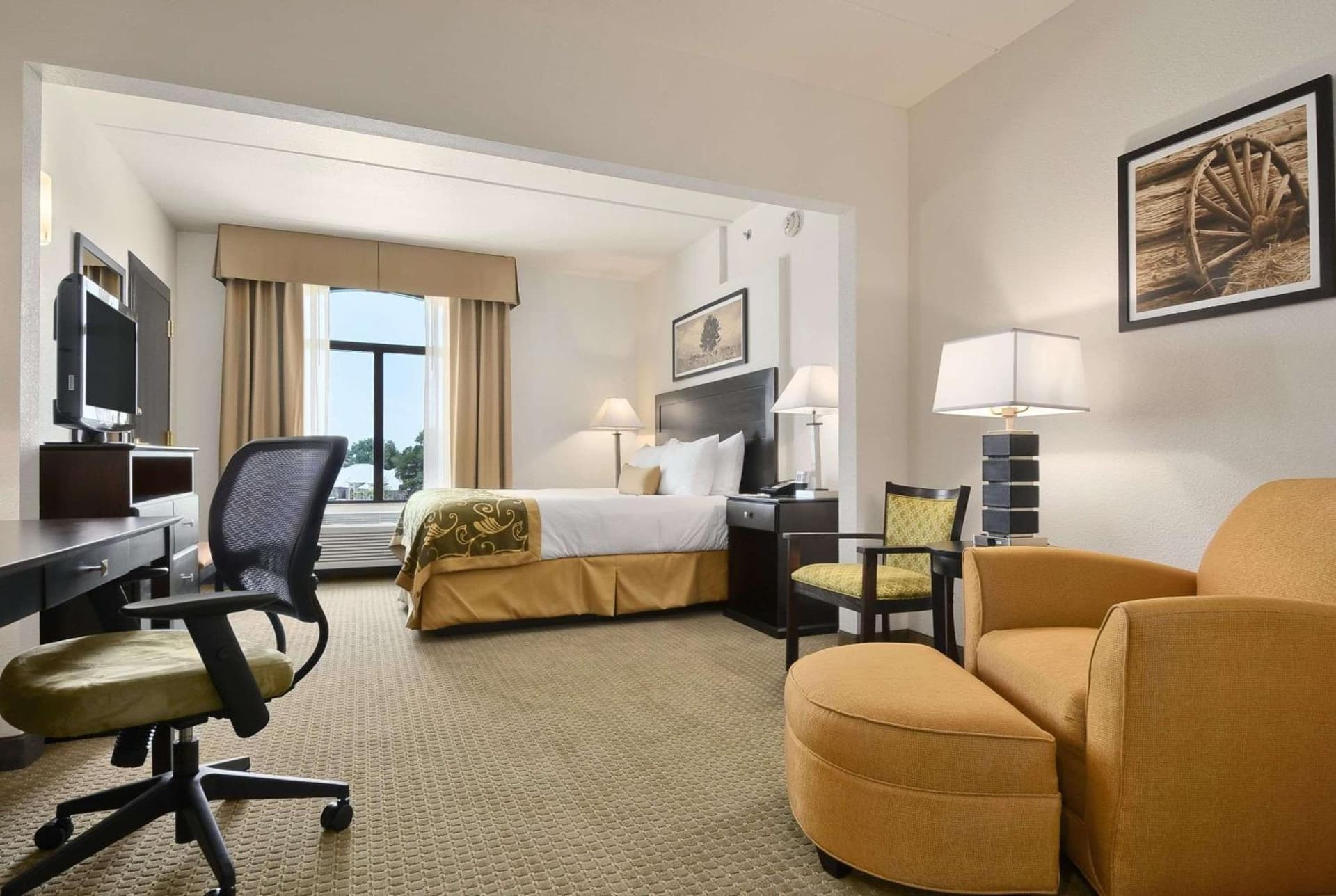 Comfort Inn & Suites Frisco East - McKinney gallery photo in Frisco, TX — image 7