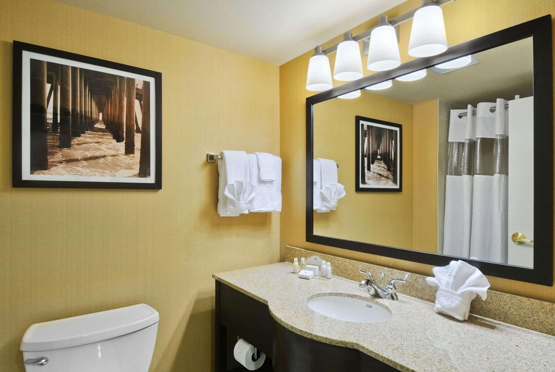 Comfort Inn & Suites Frisco East - McKinney gallery photo in Frisco, TX — image 22