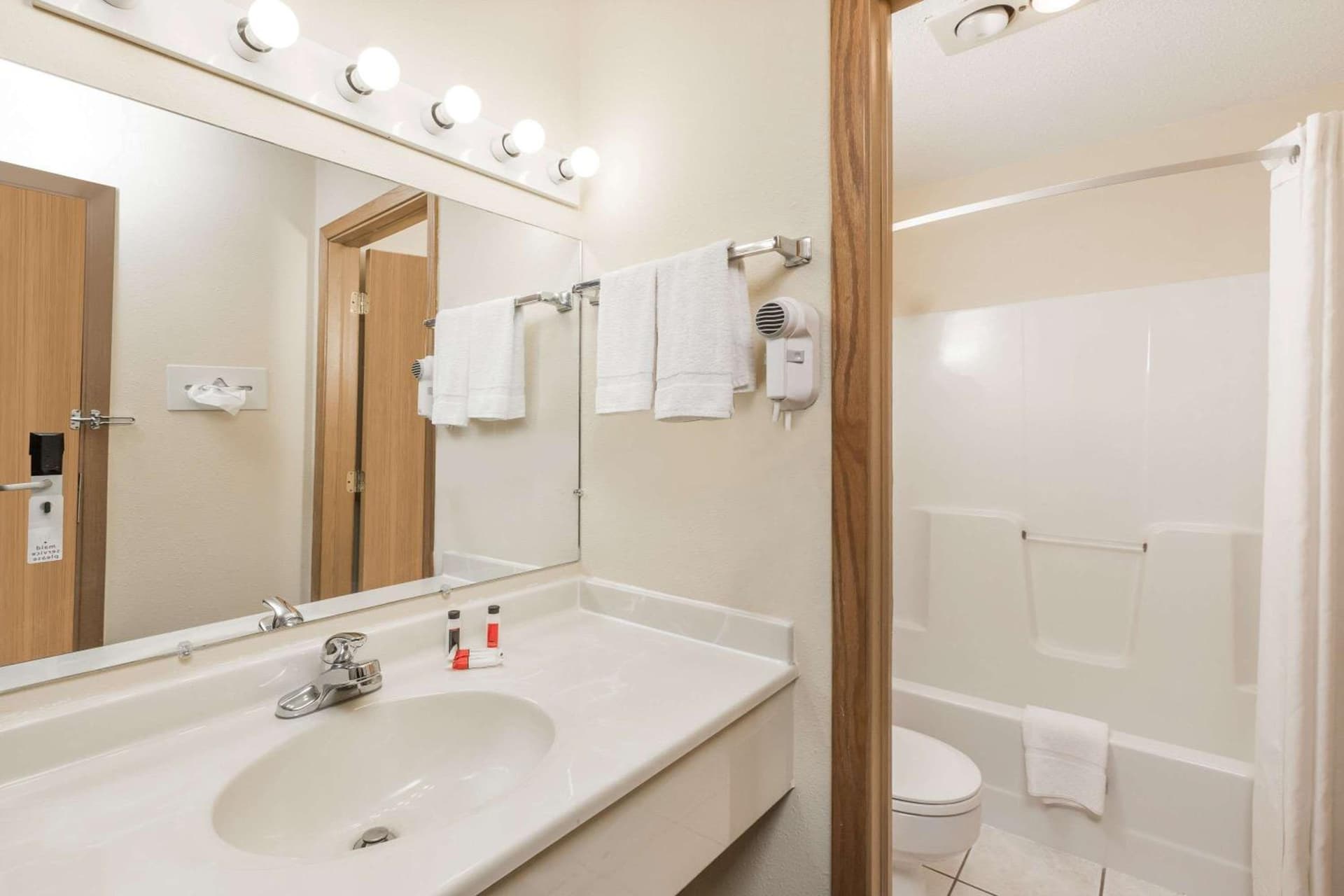 Days Inn by Wyndham Atlantic property views in Atlantic, IA — gallery photo 3