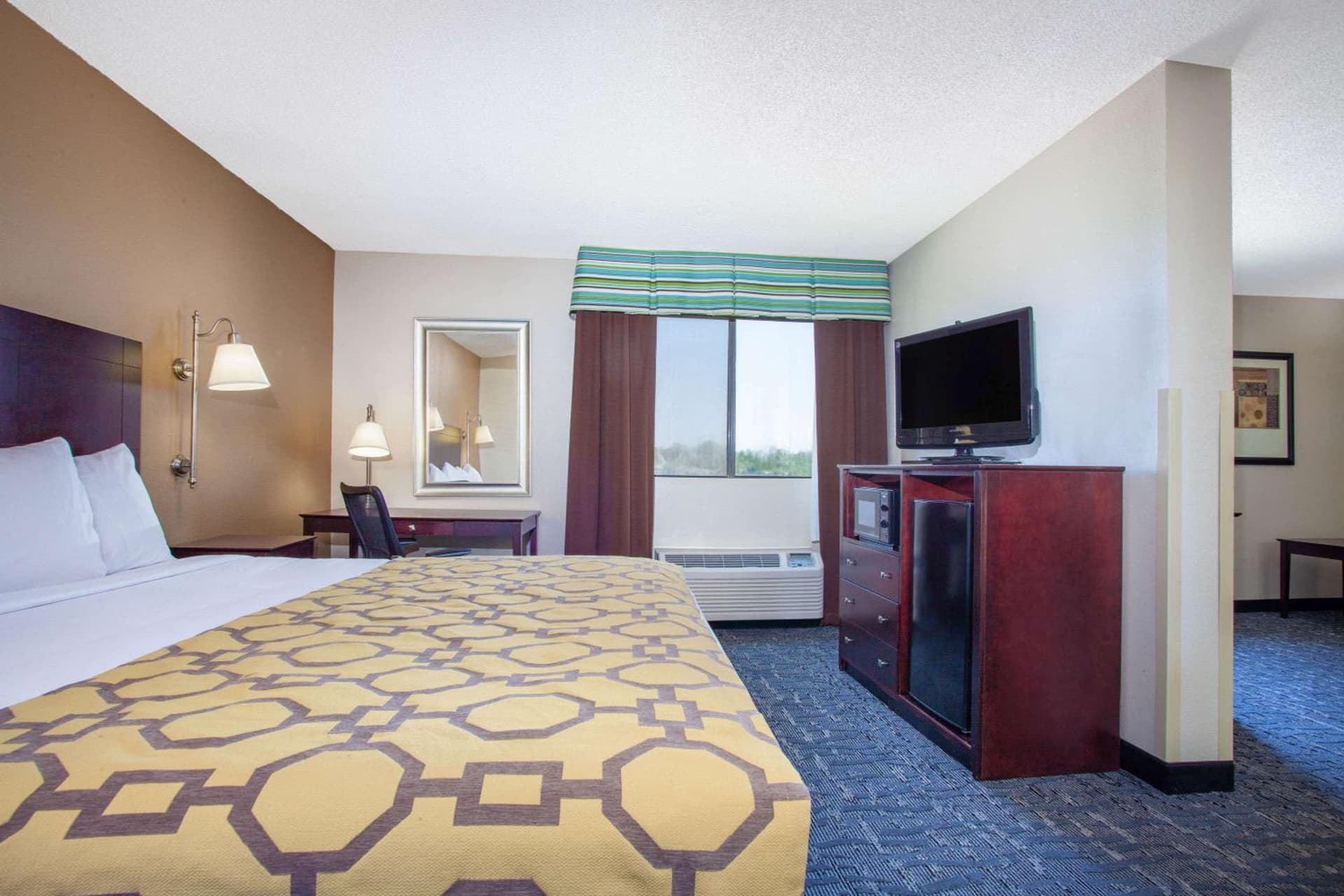 Baymont by Wyndham Saraland gallery photo in Saraland, AL — image 44