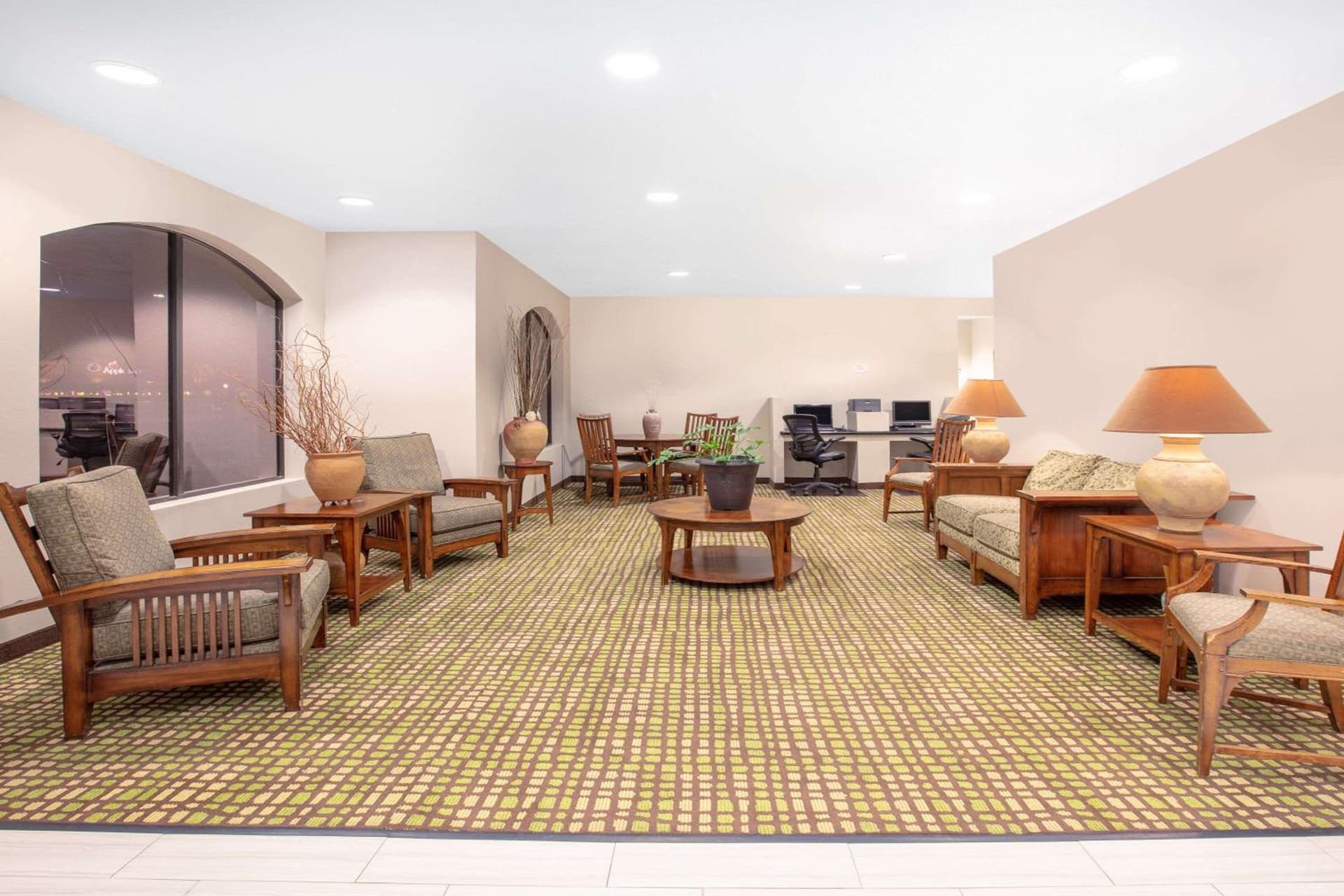 Baymont by Wyndham Roswell interior in Roswell, NM — gallery photo 2