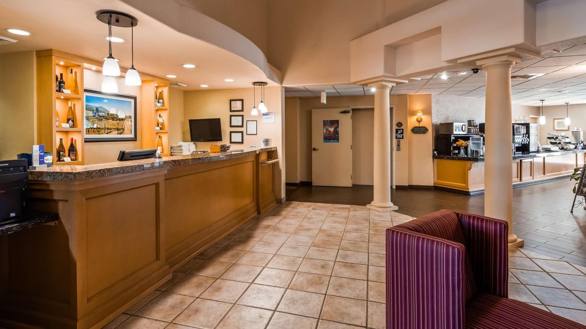 Best Western Plus Caldwell Inn & Suites interior in Caldwell, ID — gallery photo 2