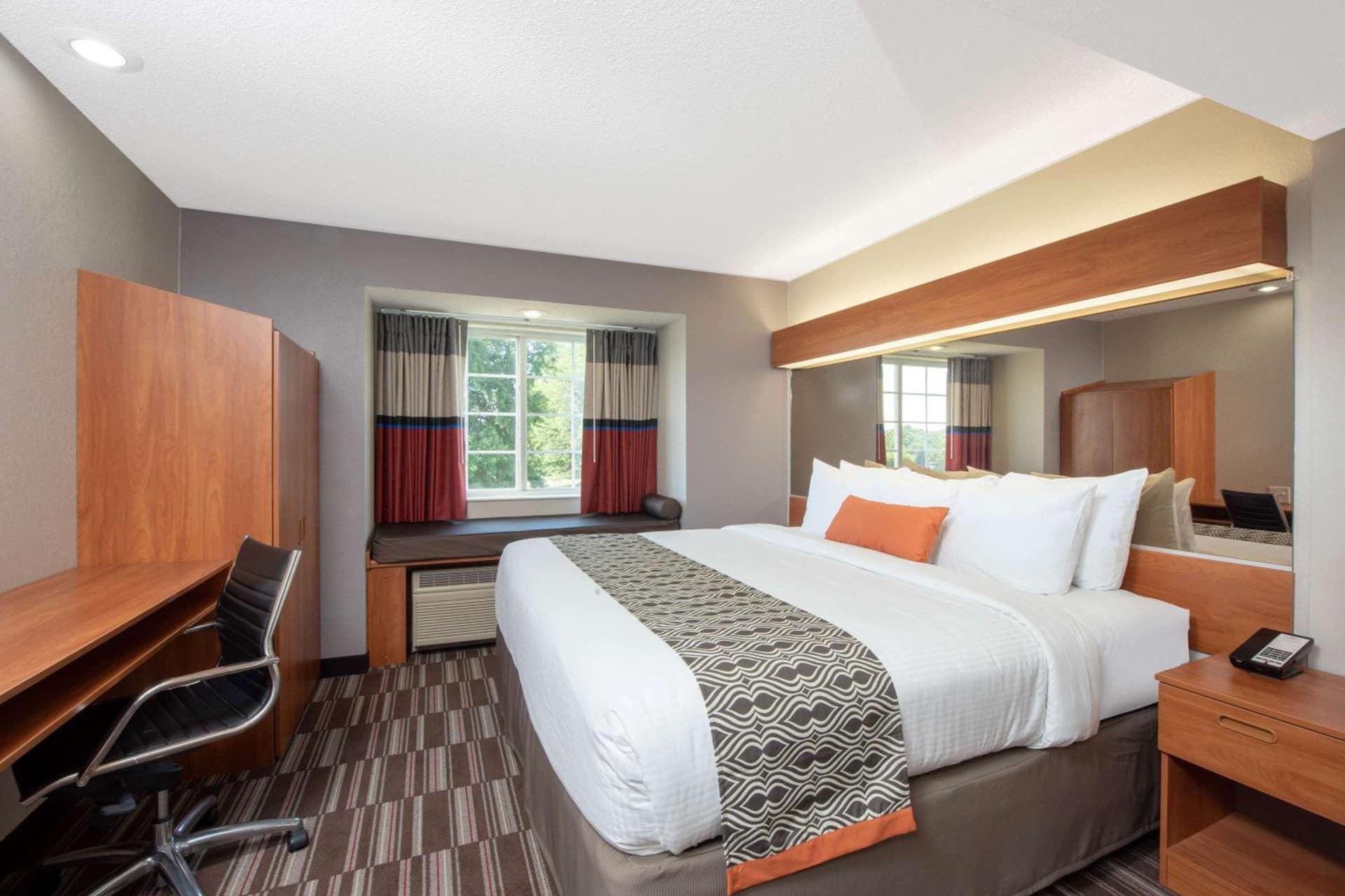 Microtel Inn & Suites by Wyndham Springfield gallery photo in Springfield, IL — image 39