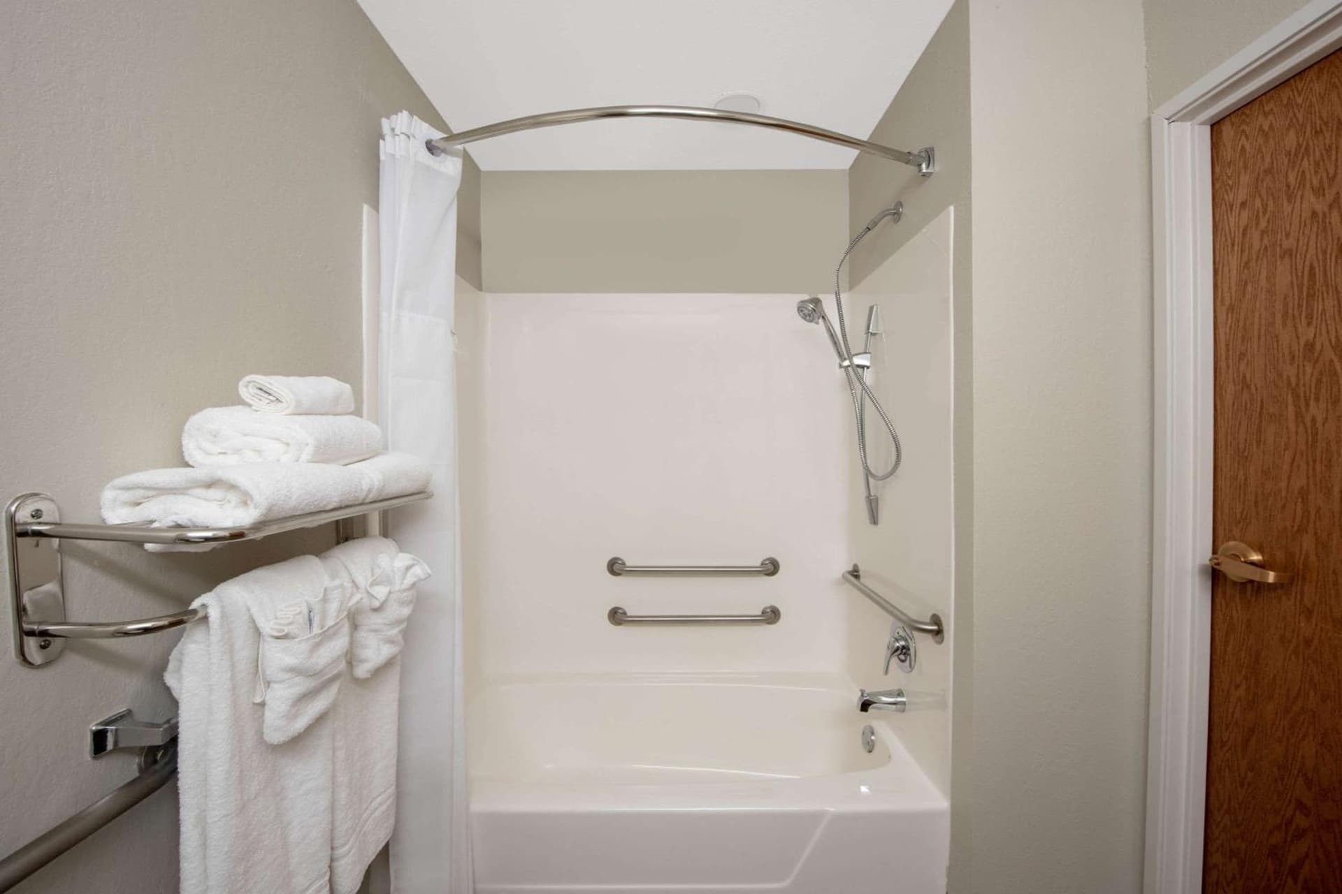 Microtel Inn & Suites by Wyndham Springfield gallery photo in Springfield, IL — image 22