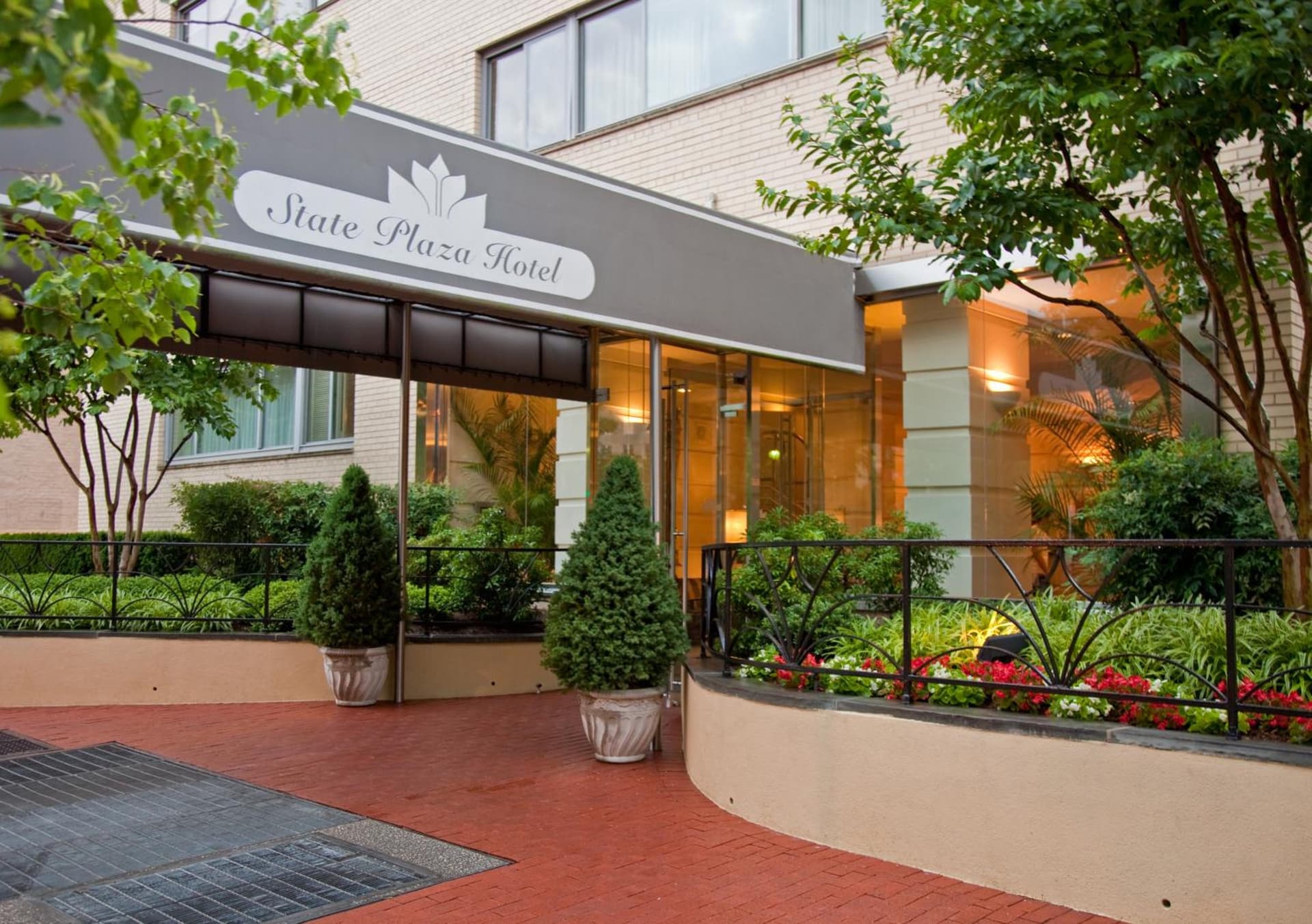State Plaza Hotel — hotel in Washington, District of Columbia
