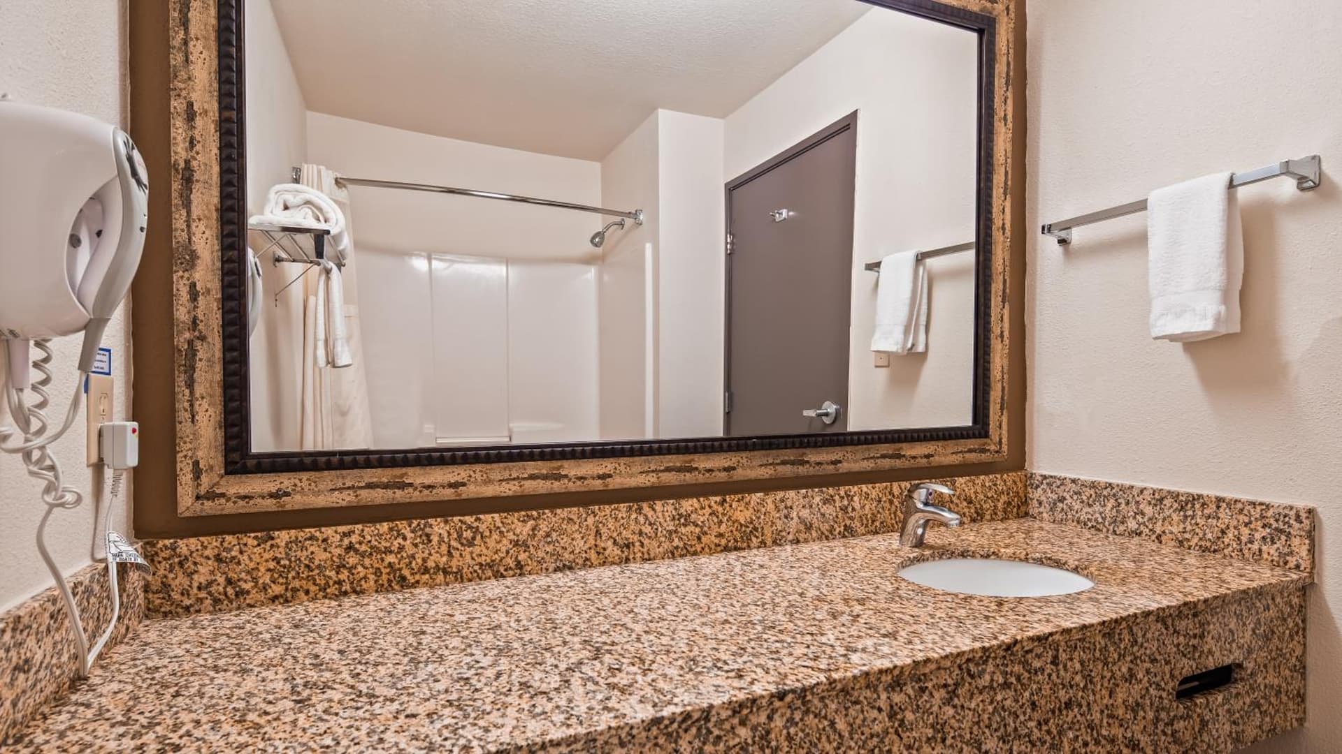 Best Western Woodburn Inn gallery photo in Woodburn, OR — image 10