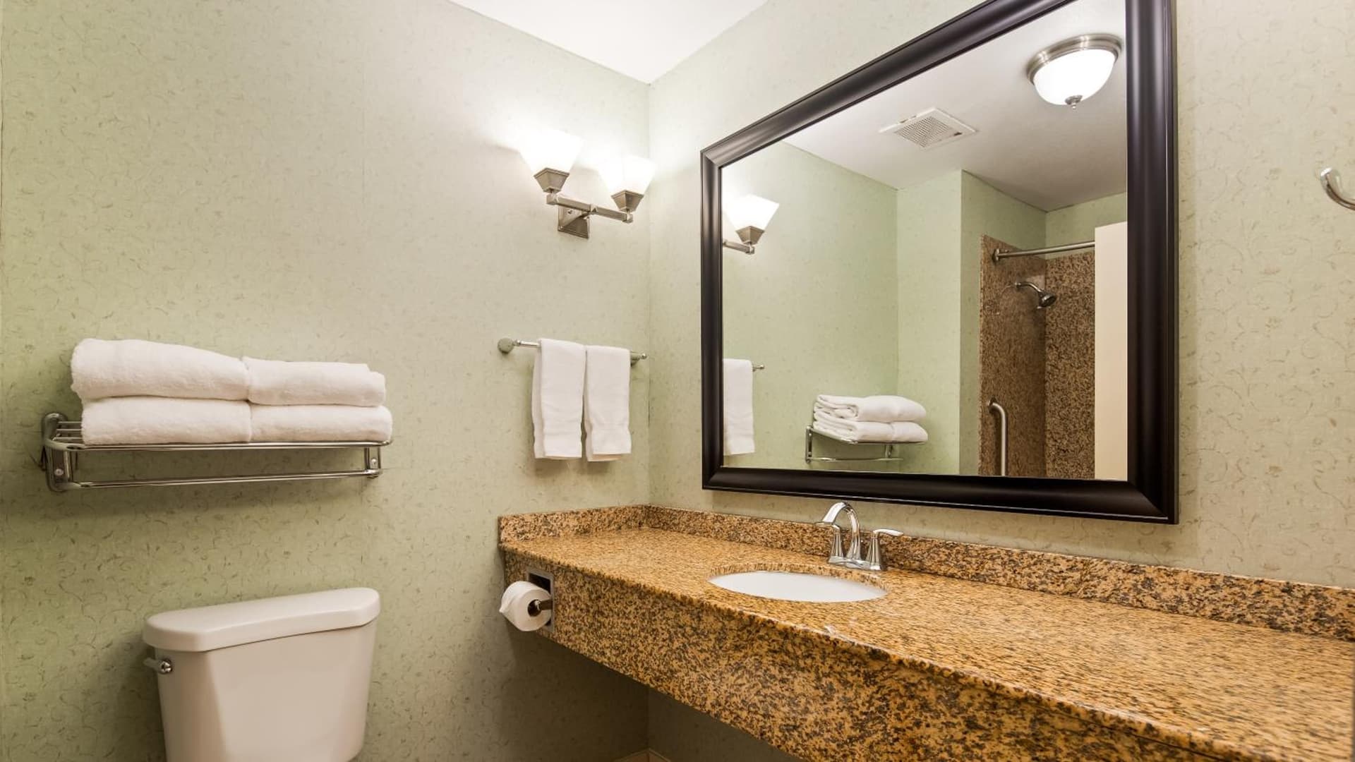 Comfort Suites Seabrook - La Porte - Kemah gallery photo in Seabrook, TX — image 13