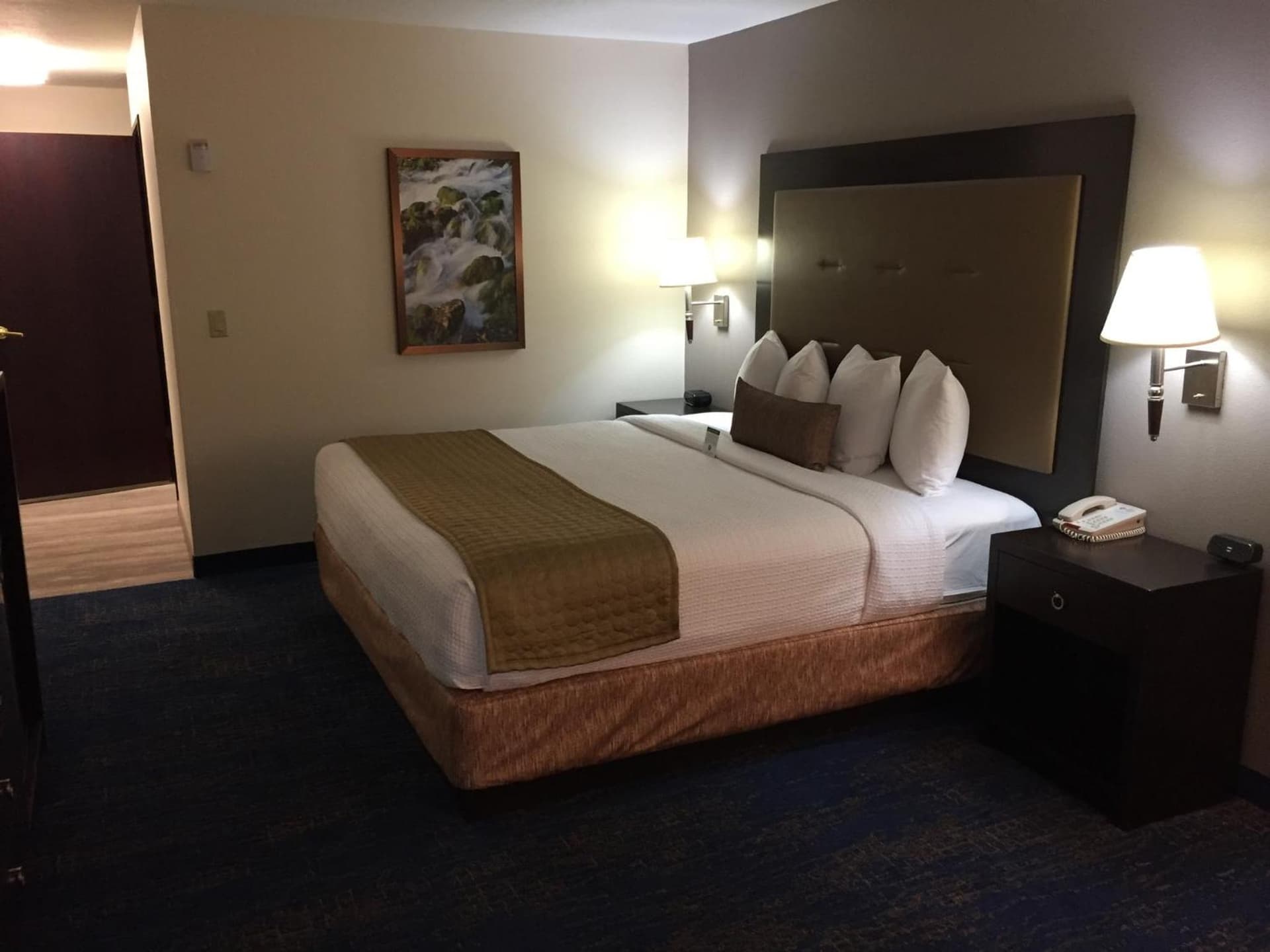 Best Western Plus Portland Airport Hotel & Suites gallery photo in Parkrose, OR — image 57