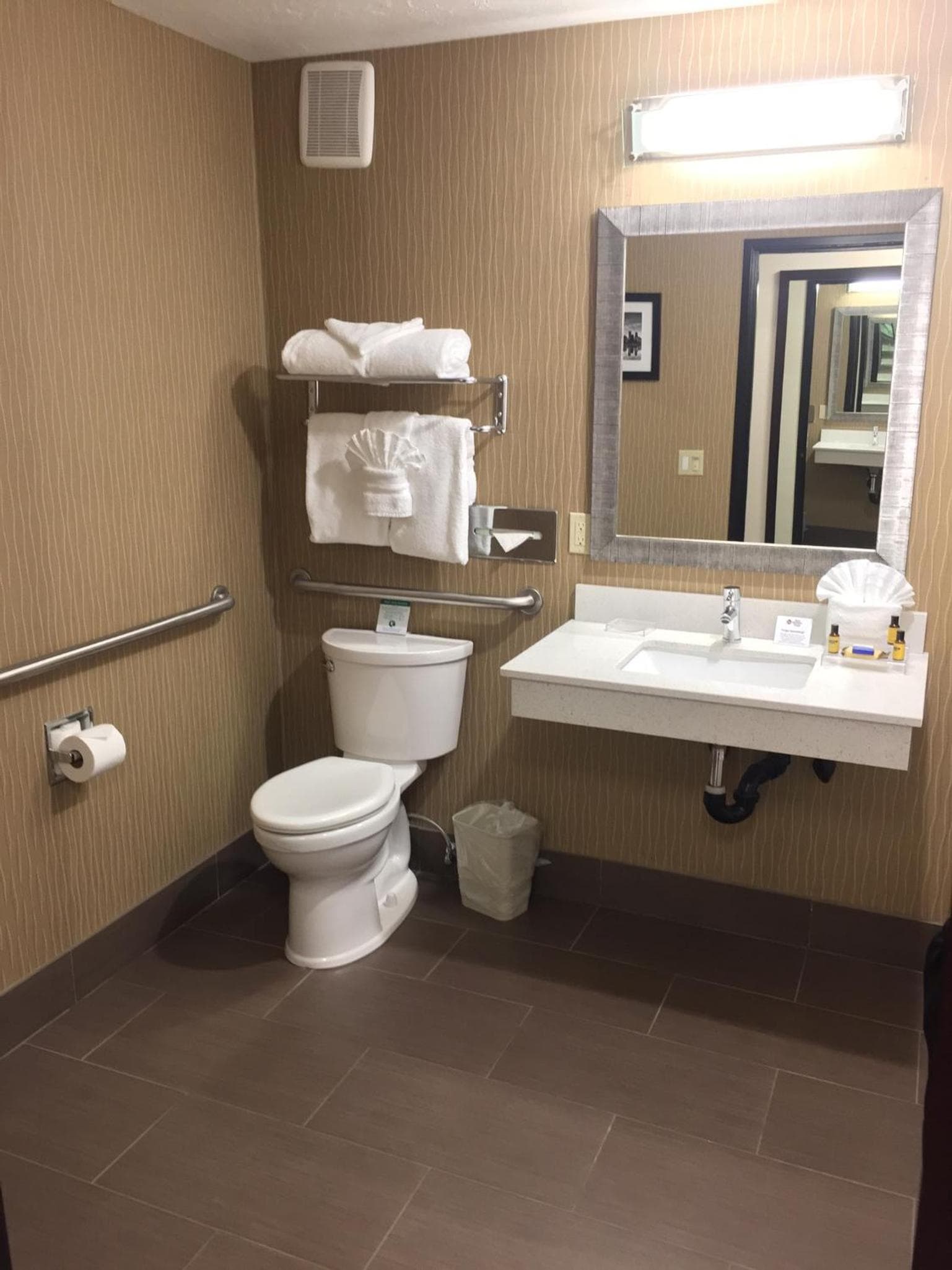 Best Western Plus Portland Airport Hotel & Suites gallery photo in Parkrose, OR — image 82