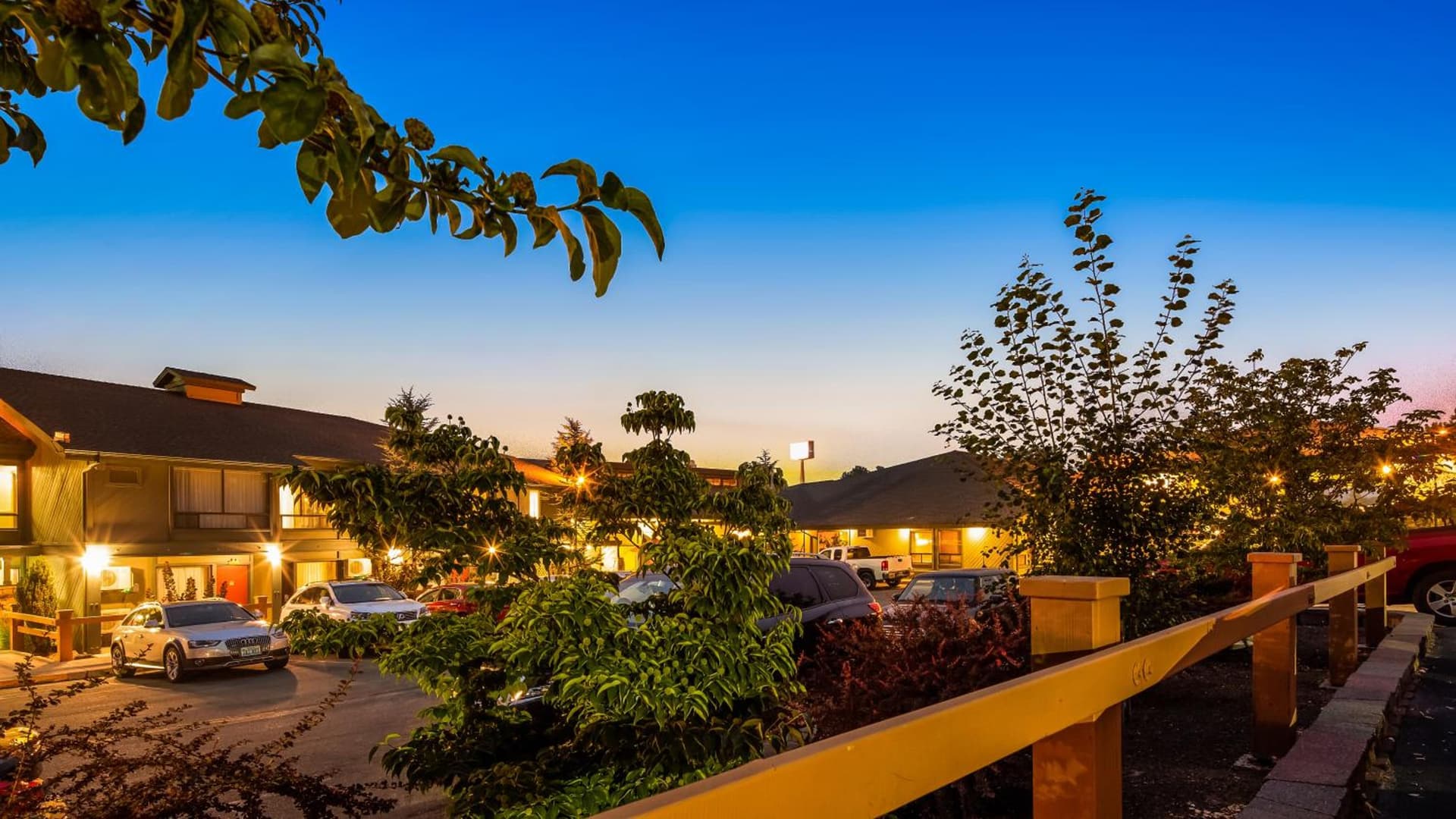 Best Western Plus Tree House featured exterior or lobby in Mount Shasta, CA — similar hotel