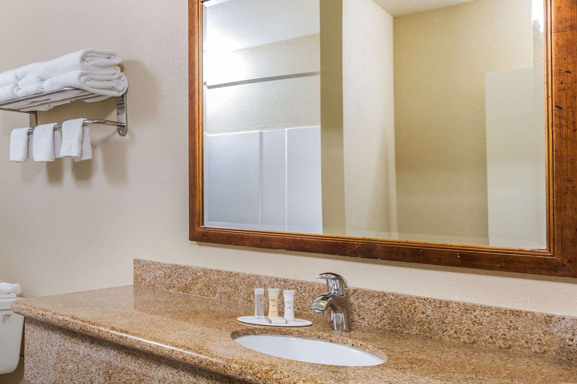 Howard Johnson by Wyndham Santa Cruz gallery photo in Santa Cruz, CA — image 20