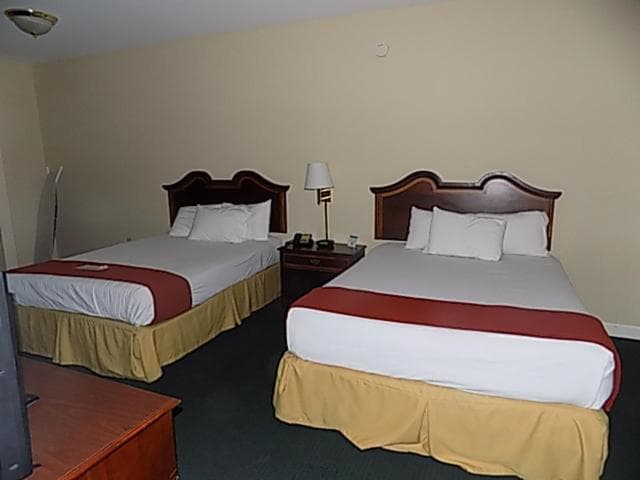 Plantation Oaks Suites & Inn Millington interior in Millington, TN — gallery photo 2