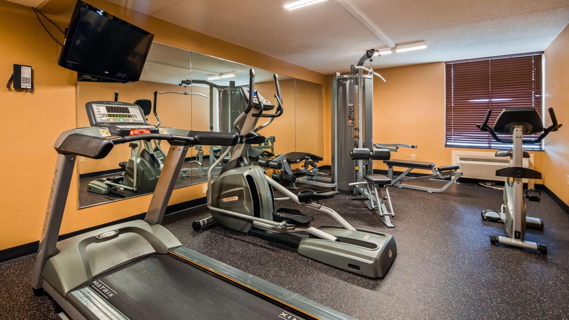 Best Western Luxbury Inn Fort Wayne gallery photo in Fort Wayne, IN — image 7