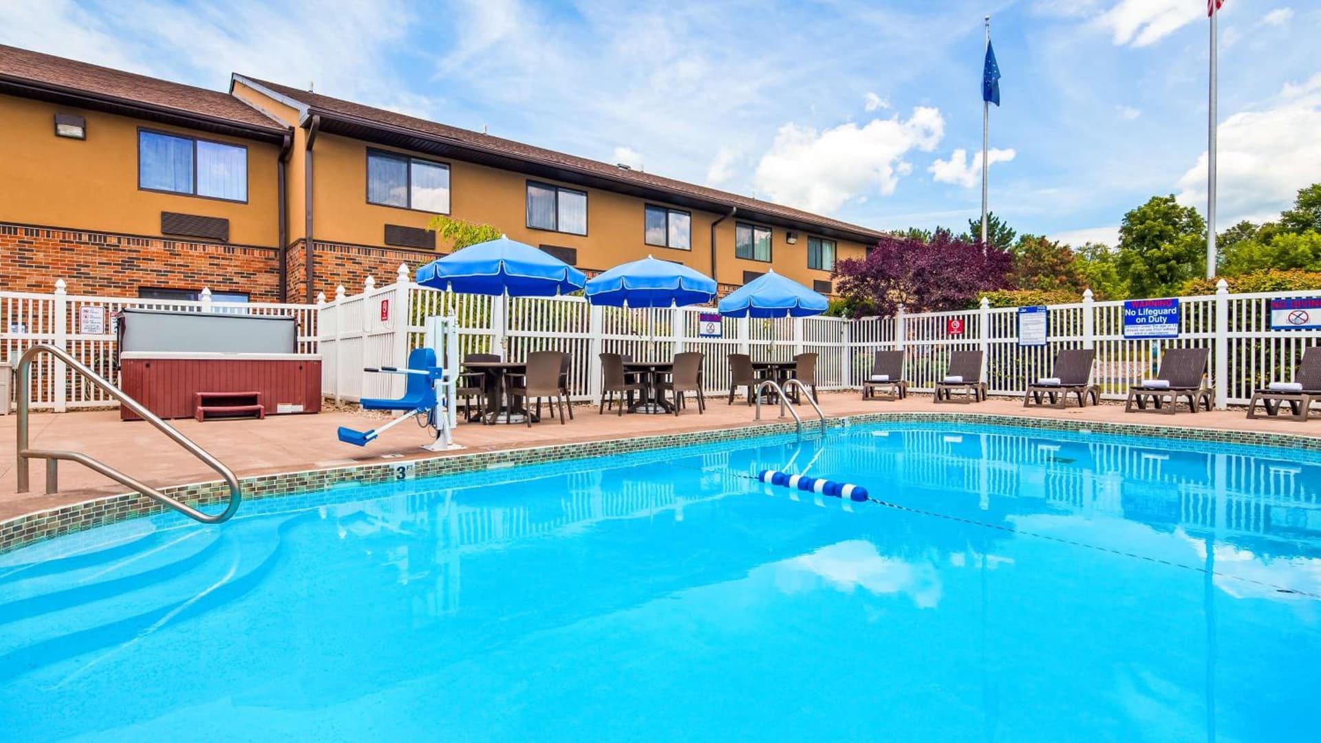 Best Western Kendallville Inn property views in Kendallville, IN — gallery photo 3