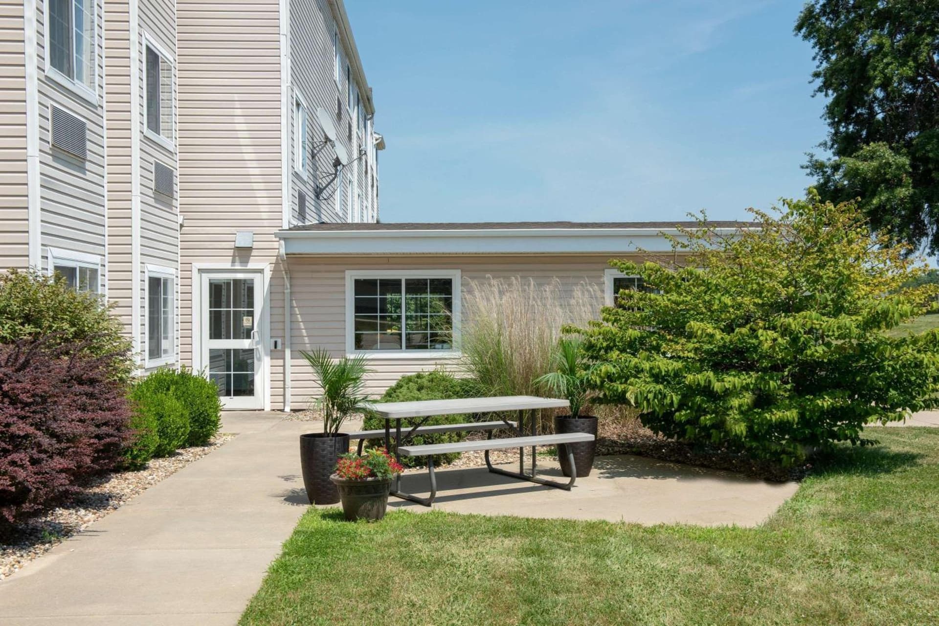 Microtel Inn & Suites by Wyndham Springfield gallery photo in Springfield, IL — image 21