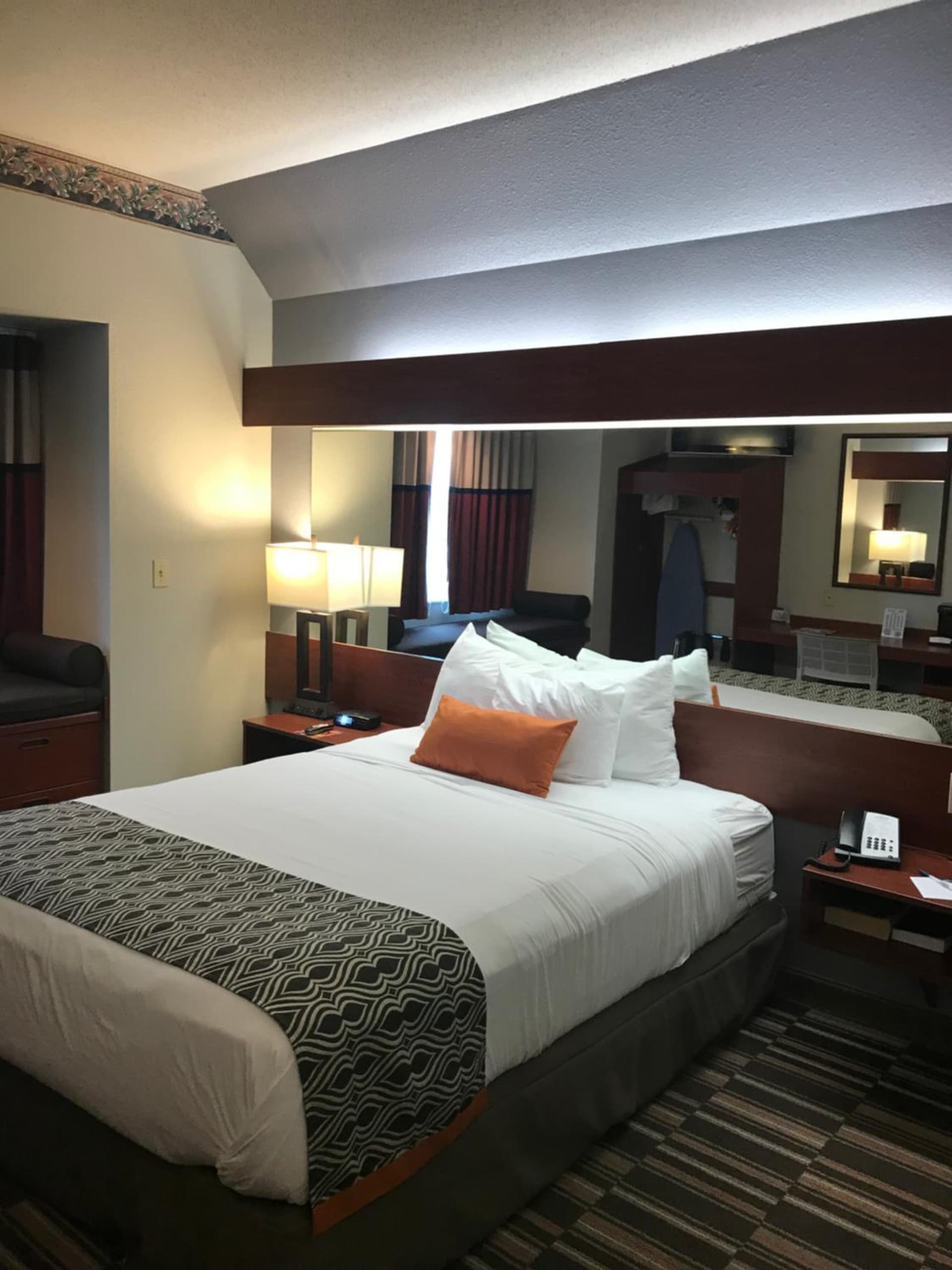 Microtel Inn & Suites Urbandale interior in Urbandale, IA — gallery photo 2