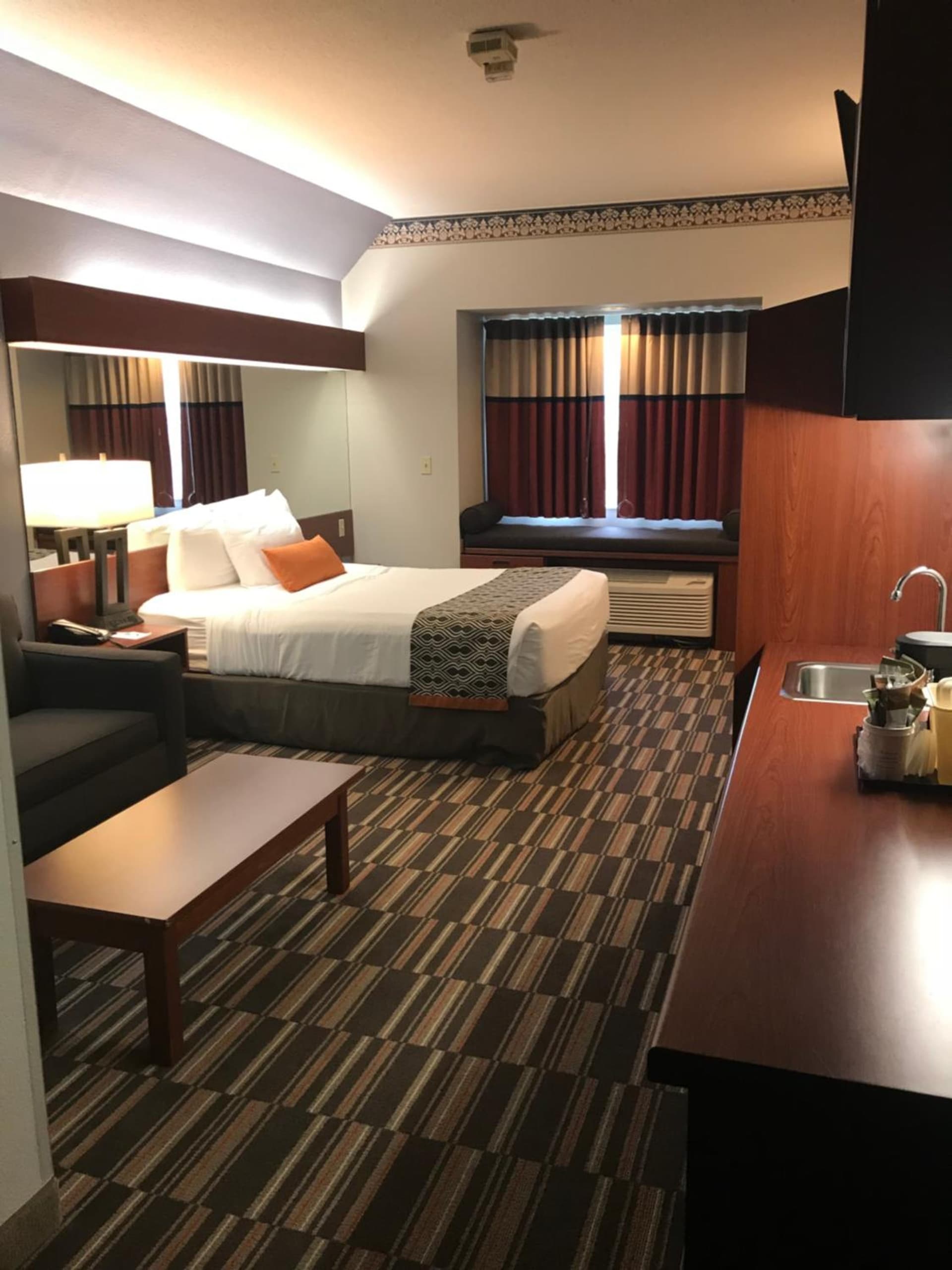 Microtel Inn & Suites Urbandale property views in Urbandale, IA — gallery photo 3