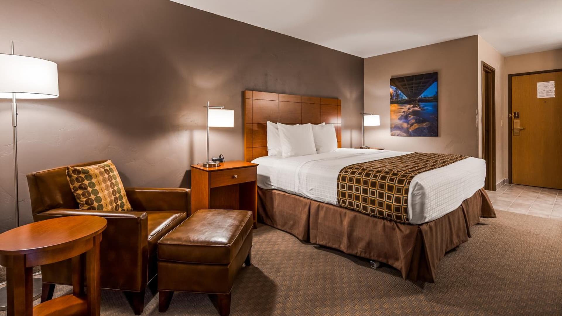 Best Western Inn at the Rogue gallery photo in Rogue River, OR — image 7