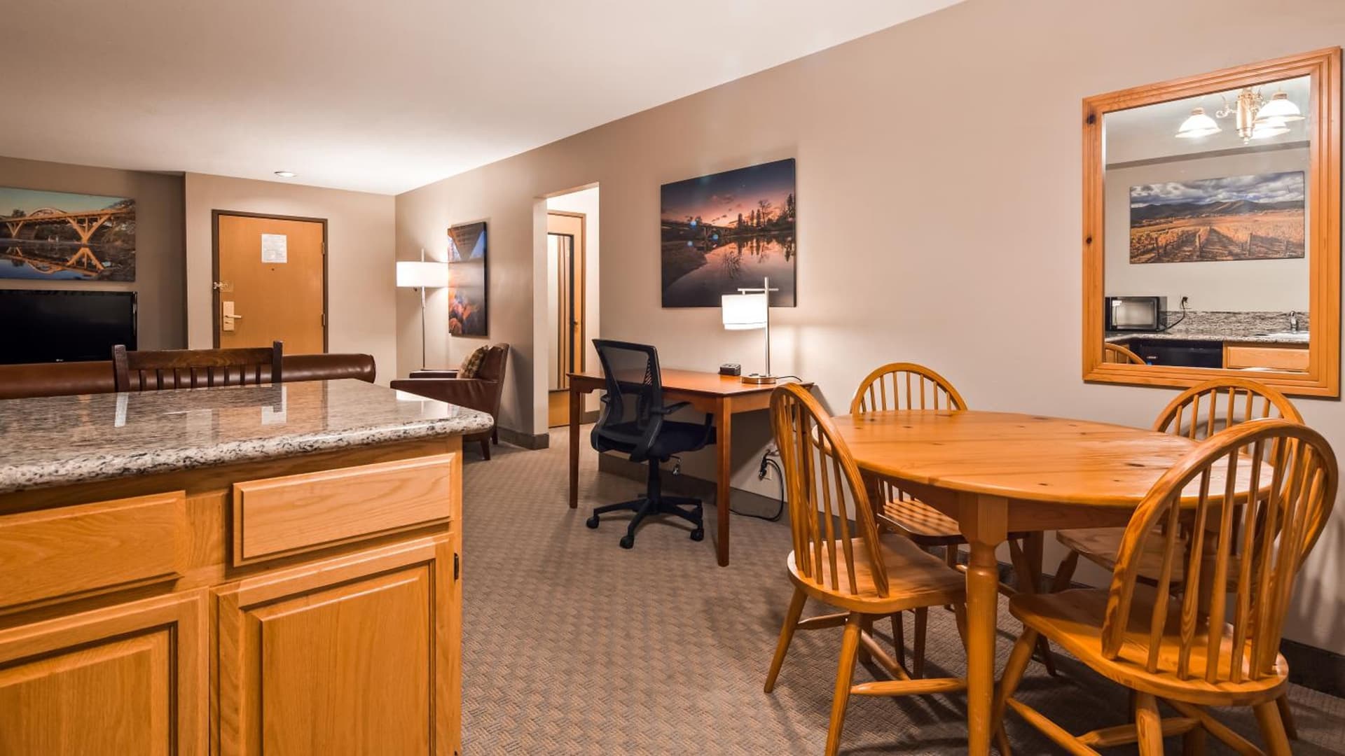 Best Western Inn at the Rogue gallery photo in Rogue River, OR — image 29