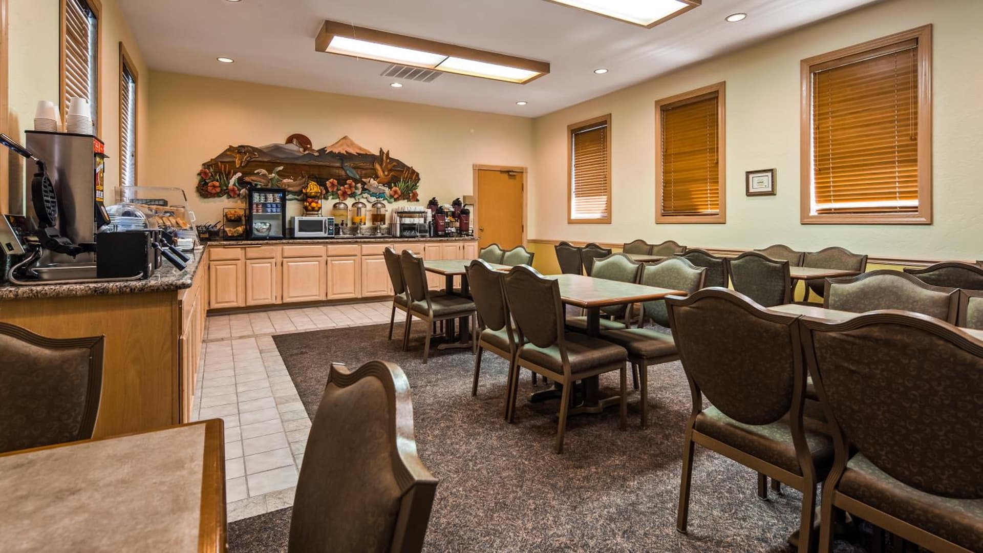 Best Western Inn at the Rogue gallery photo in Rogue River, OR — image 43