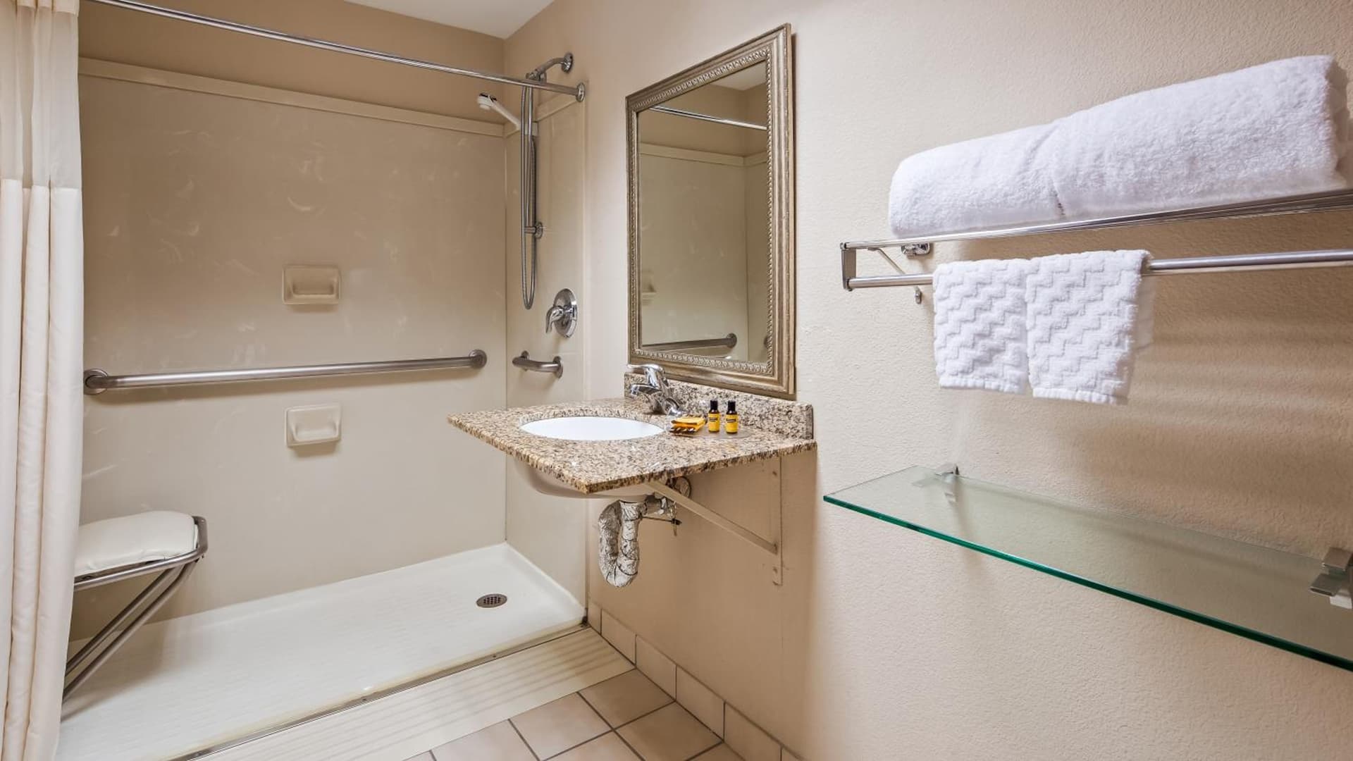 Best Western Plus Chicago Hillside property views in Hillside, IL — gallery photo 3