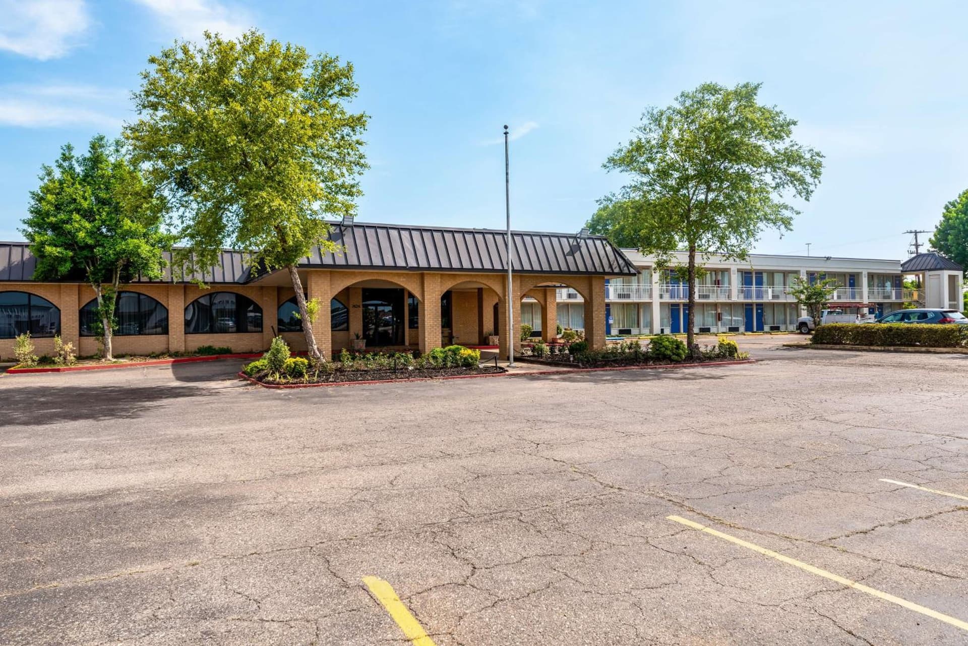 Motel 6-Natchitoches, LA interior in Natchitoches, LA — gallery photo 2