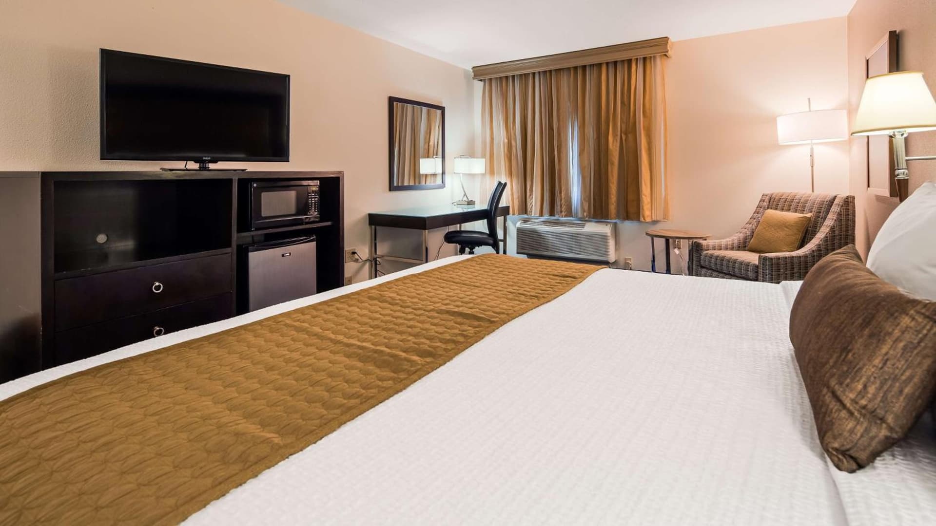 Best Western Plus Portland Airport Hotel & Suites gallery photo in Parkrose, OR — image 79