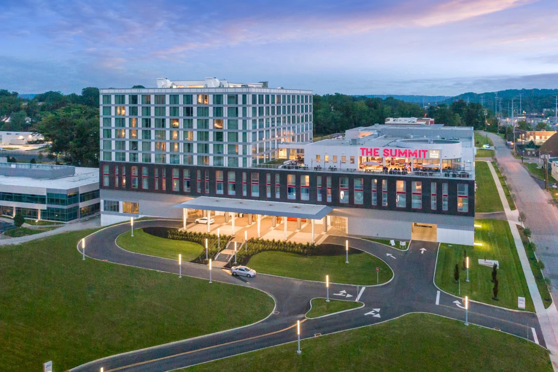 The Summit Hotel — hotel in Cincinnati, Ohio