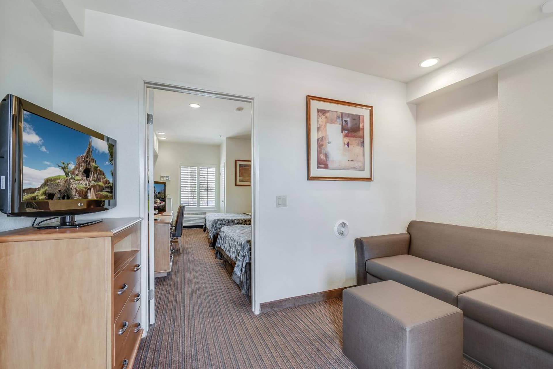 Anaheim Desert Inn & Suites gallery photo in Anaheim, CA — image 24