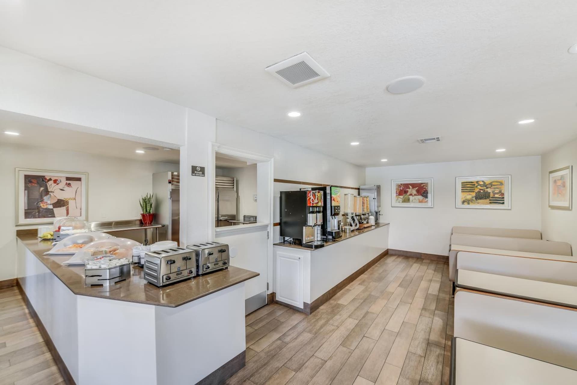 Anaheim Desert Inn & Suites gallery photo in Anaheim, CA — image 22