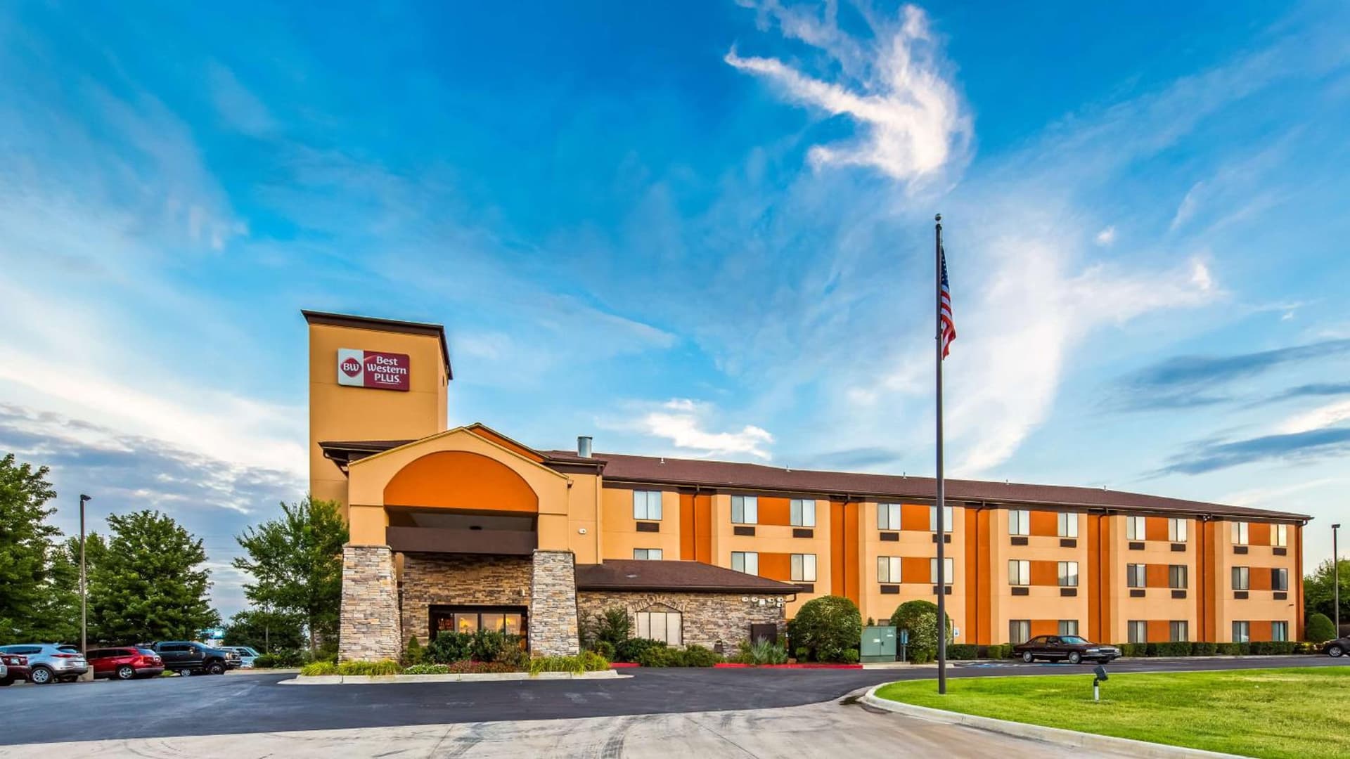 Best Western Plus Tulsa Woodland Hills Hotel and Suites interior in Tulsa, OK — gallery photo 2