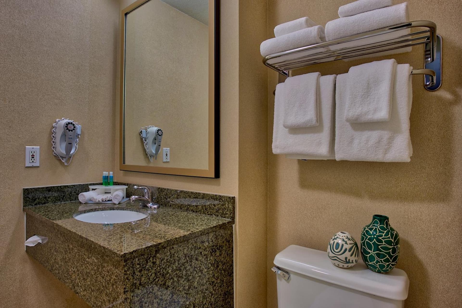 Hampton Inn by Hilton Costa Mesa Newport Beach gallery photo in Costa Mesa, CA — image 16