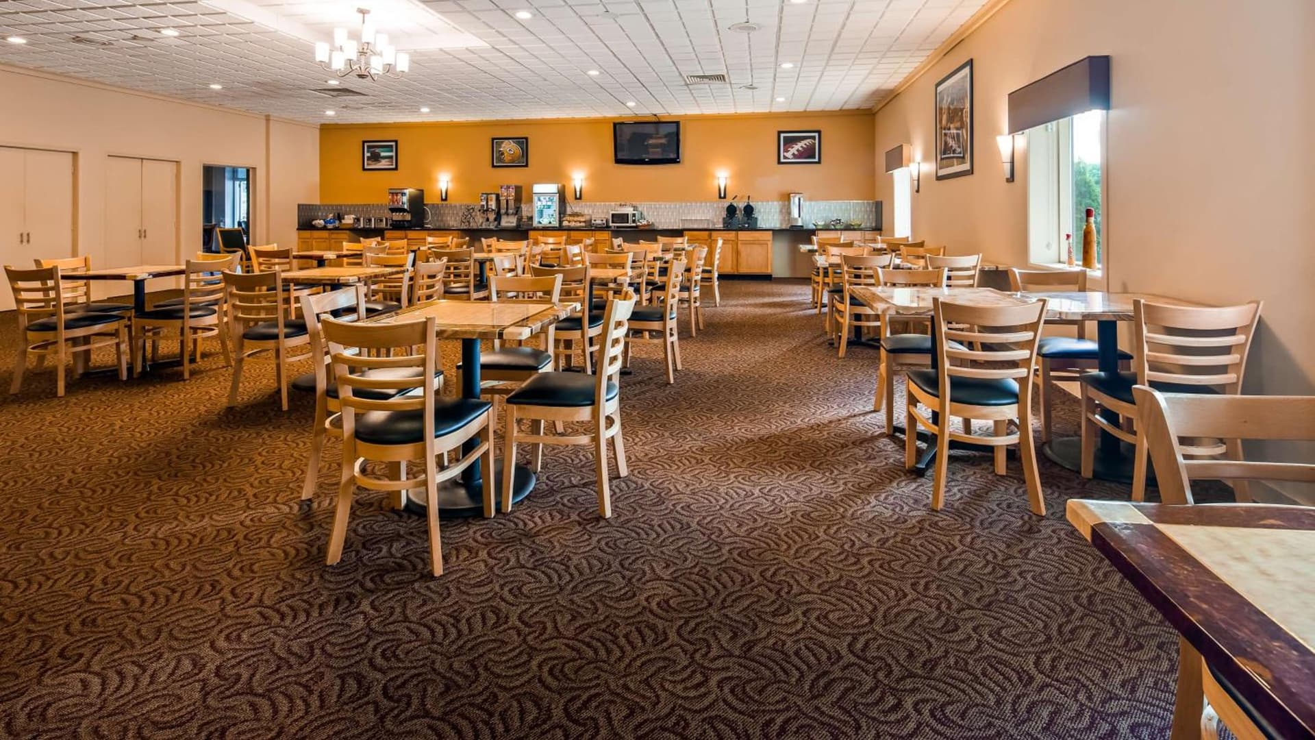 Best Western Green Bay Inn and Conference Center gallery photo in Green Bay, WI — image 6