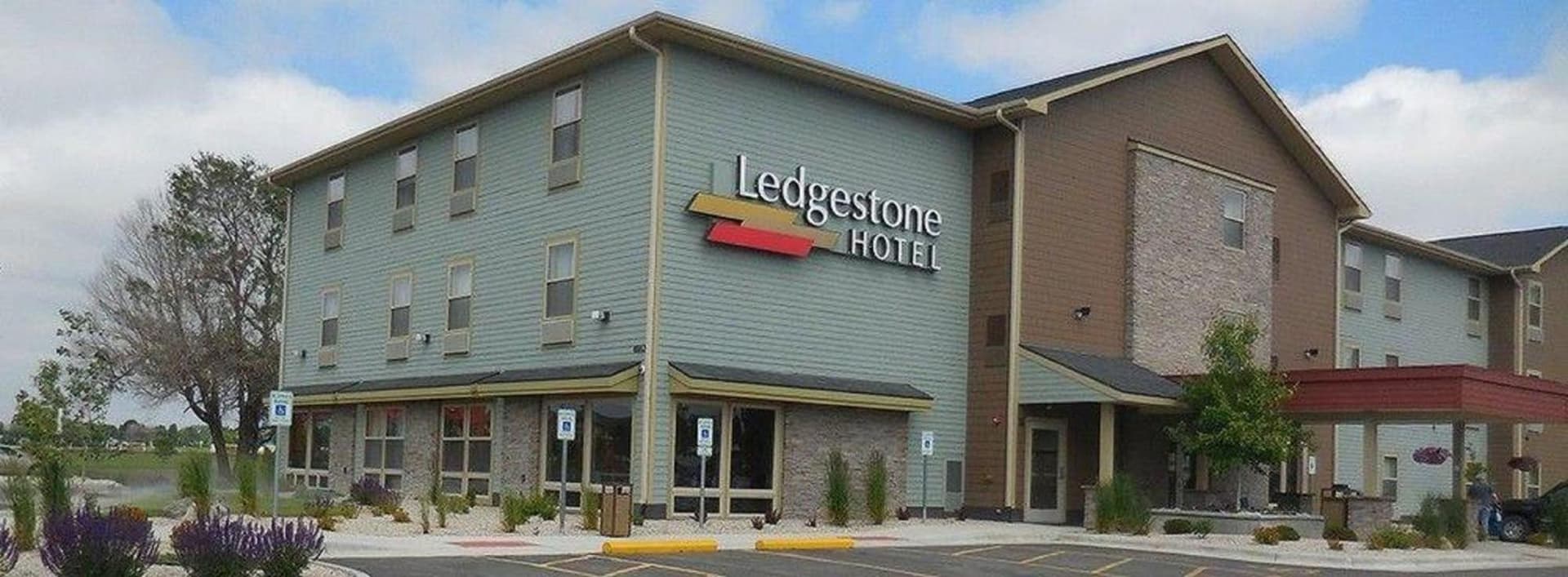 Ledgestone Suites Hotel Billings interior in Billings, MT — gallery photo 2