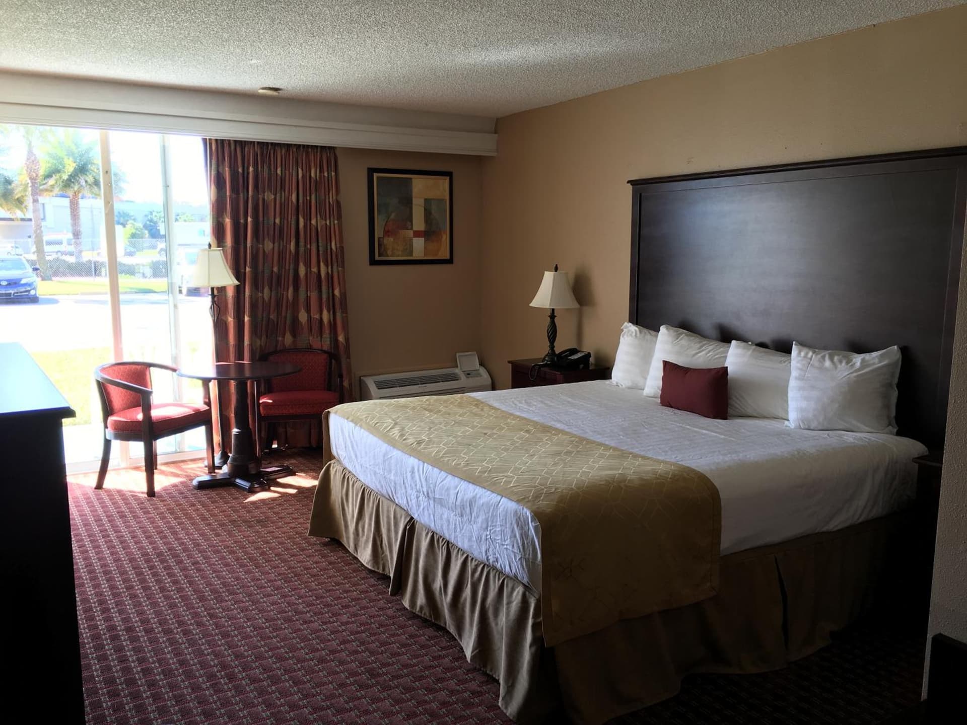 Travelodge by Wyndham Lakeland property views in Lakeland, FL — gallery photo 3
