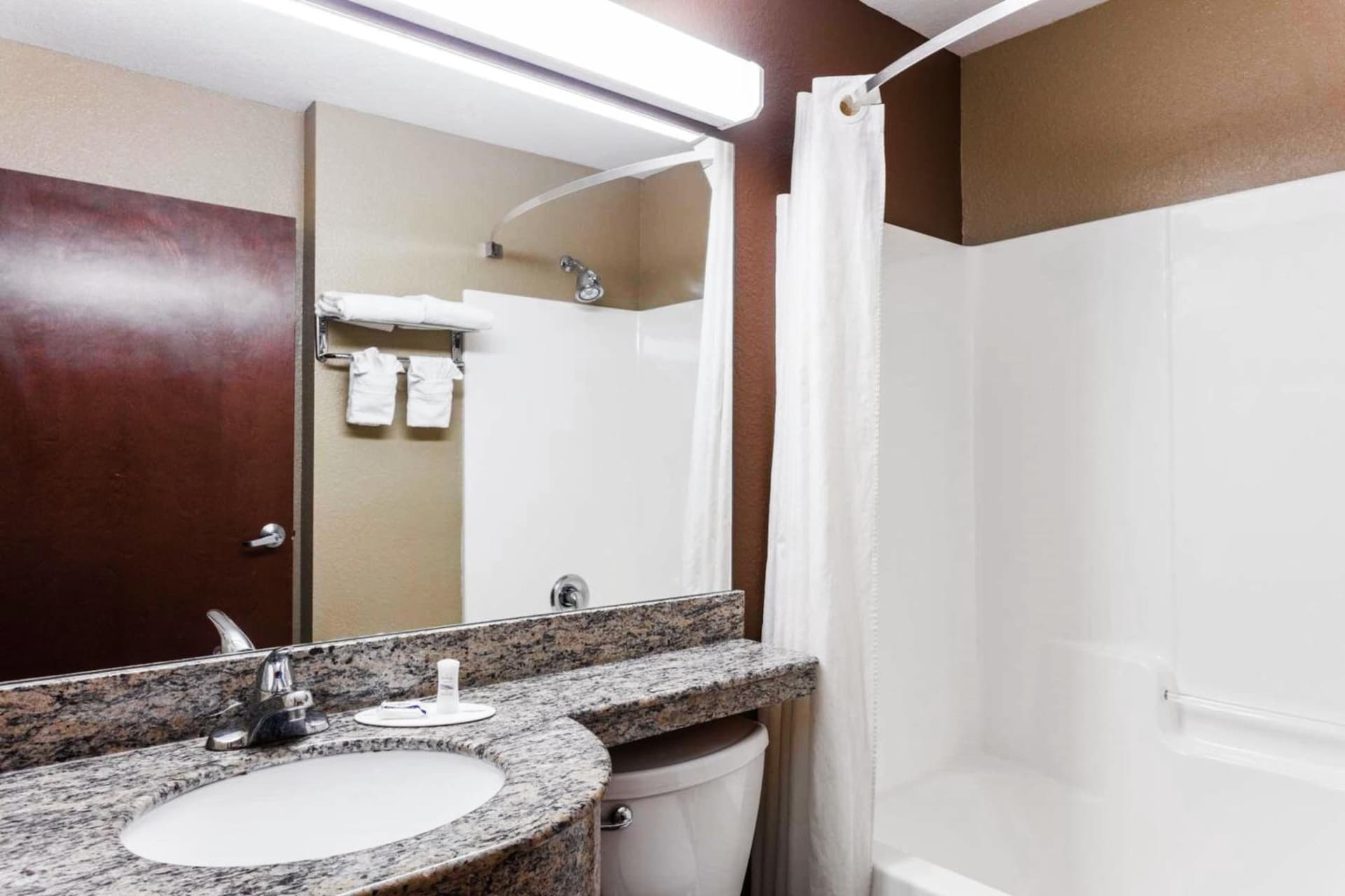 Microtel Inn & Suites by Wyndham Macon gallery photo in Macon, GA — image 34