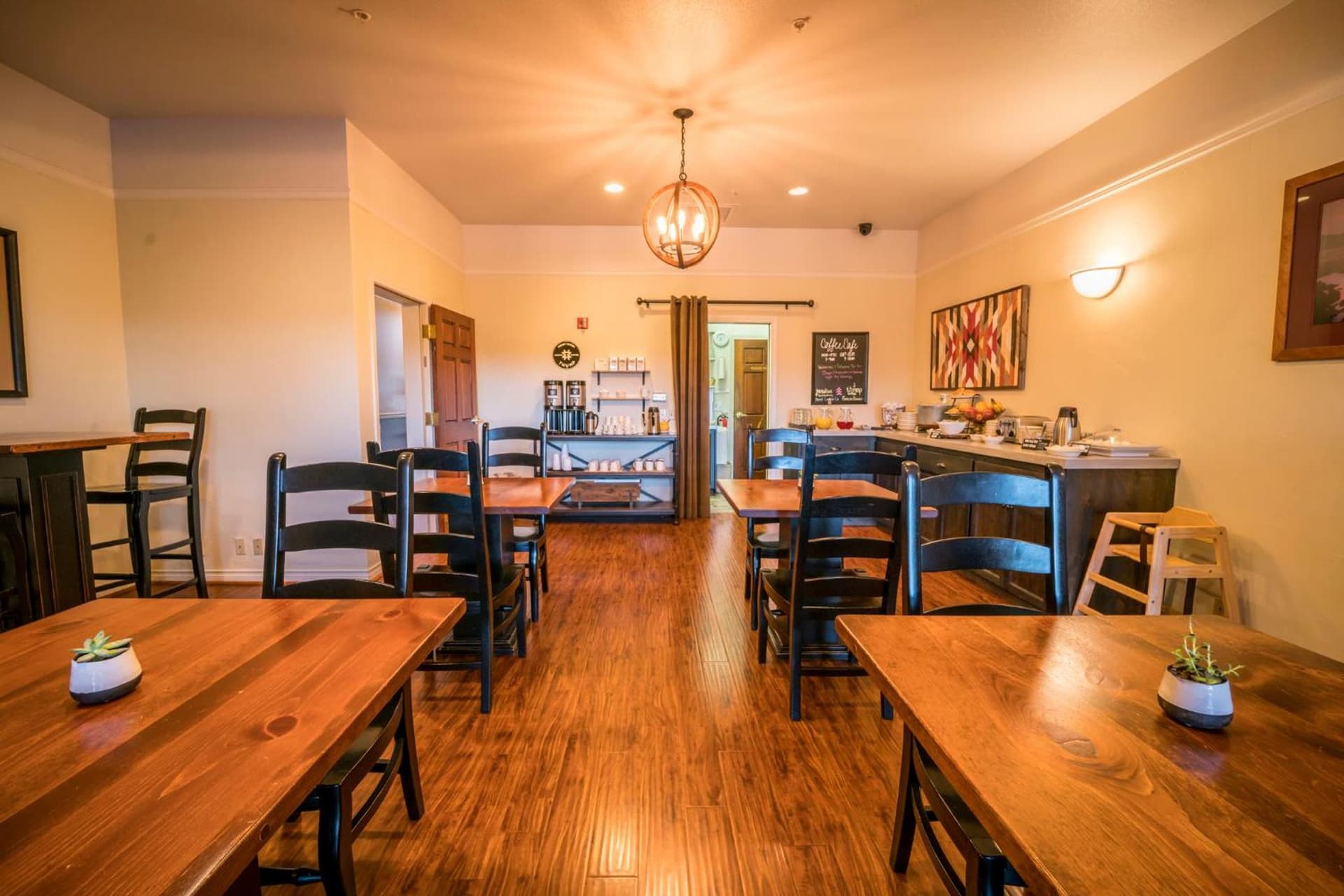 Pine Ridge Inn gallery photo in Bend, OR — image 4