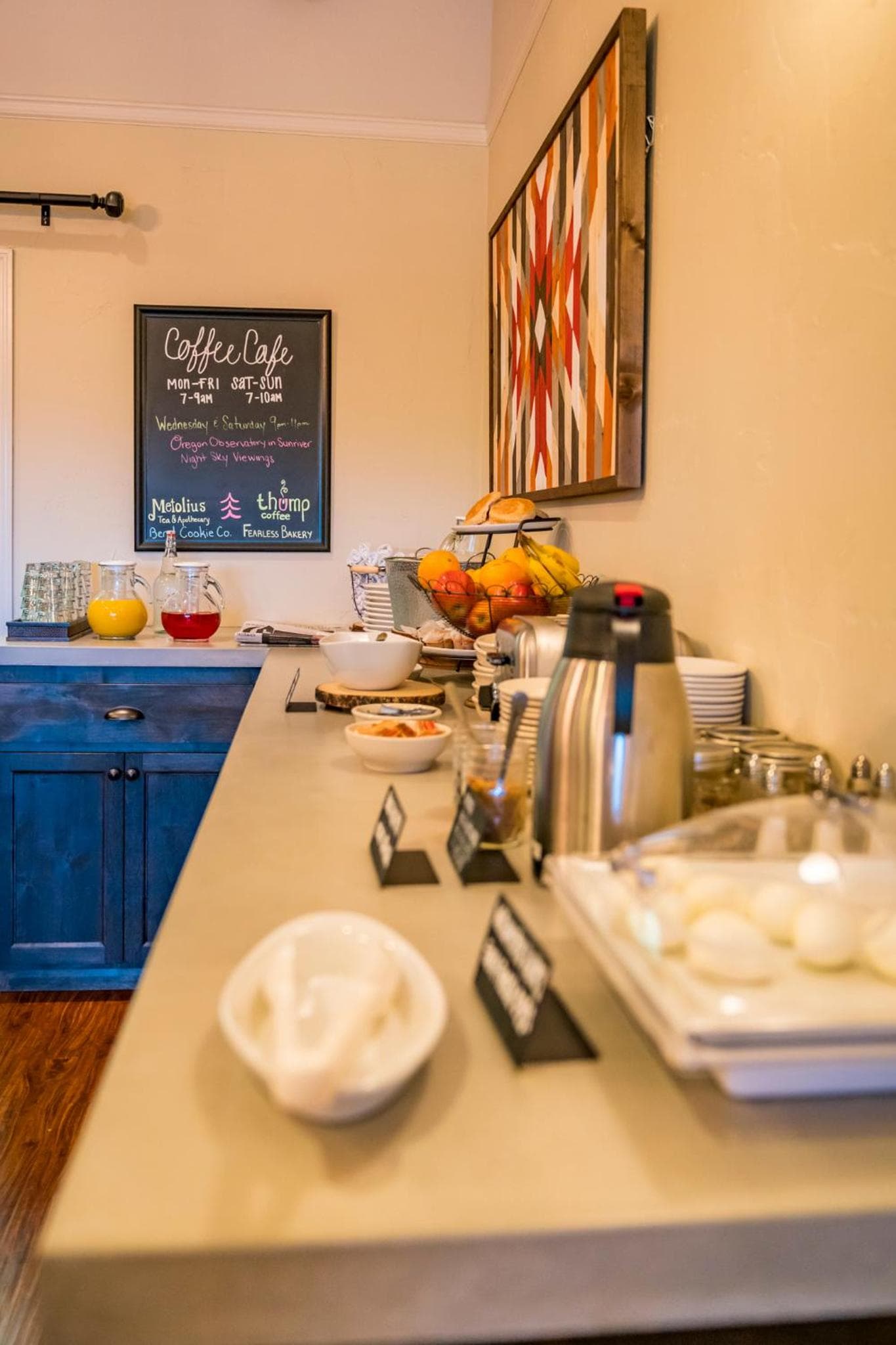 Pine Ridge Inn interior in Bend, OR — gallery photo 2