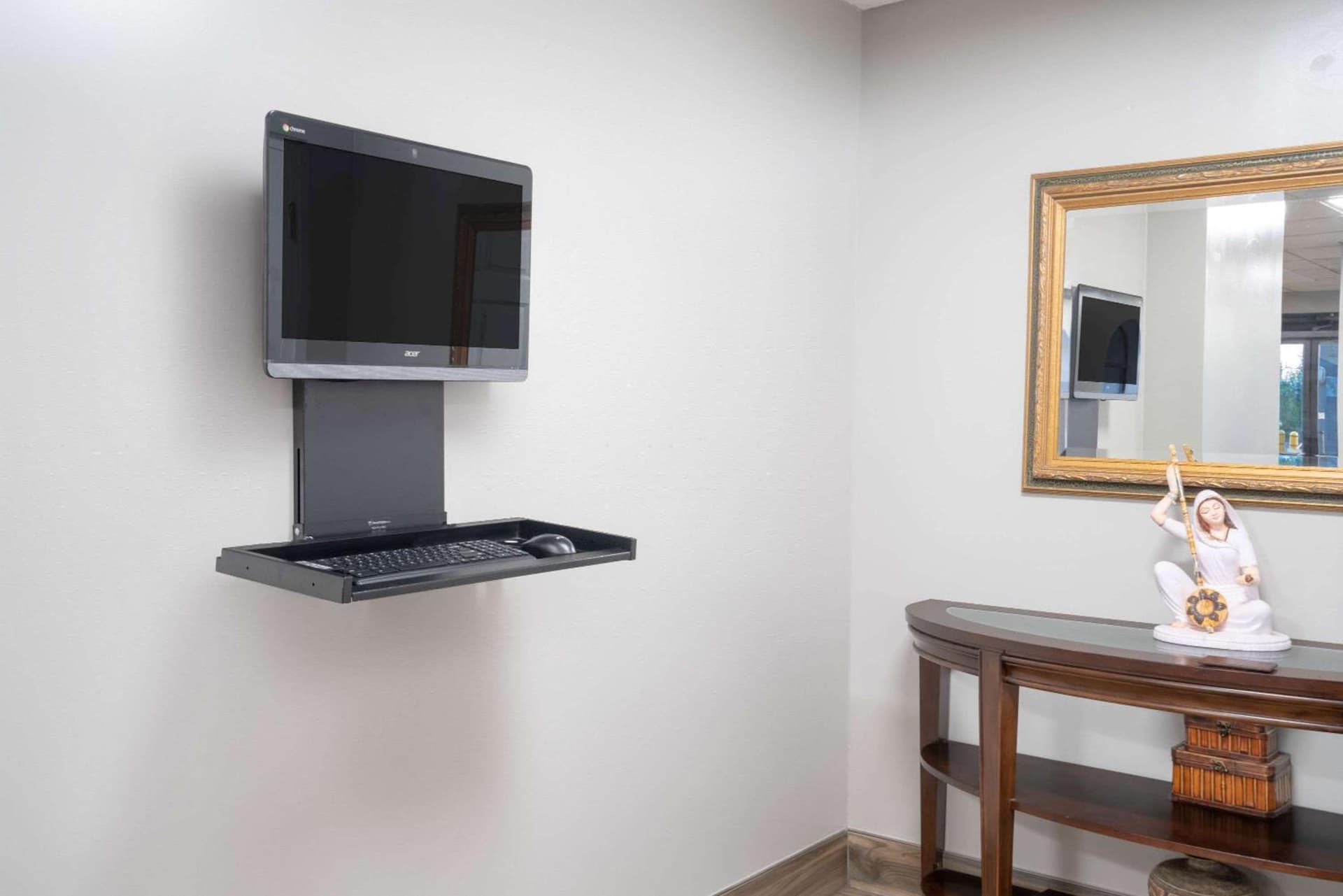 Super 8 by Wyndham Murfreesboro gallery photo in Murfreesboro, TN — image 32