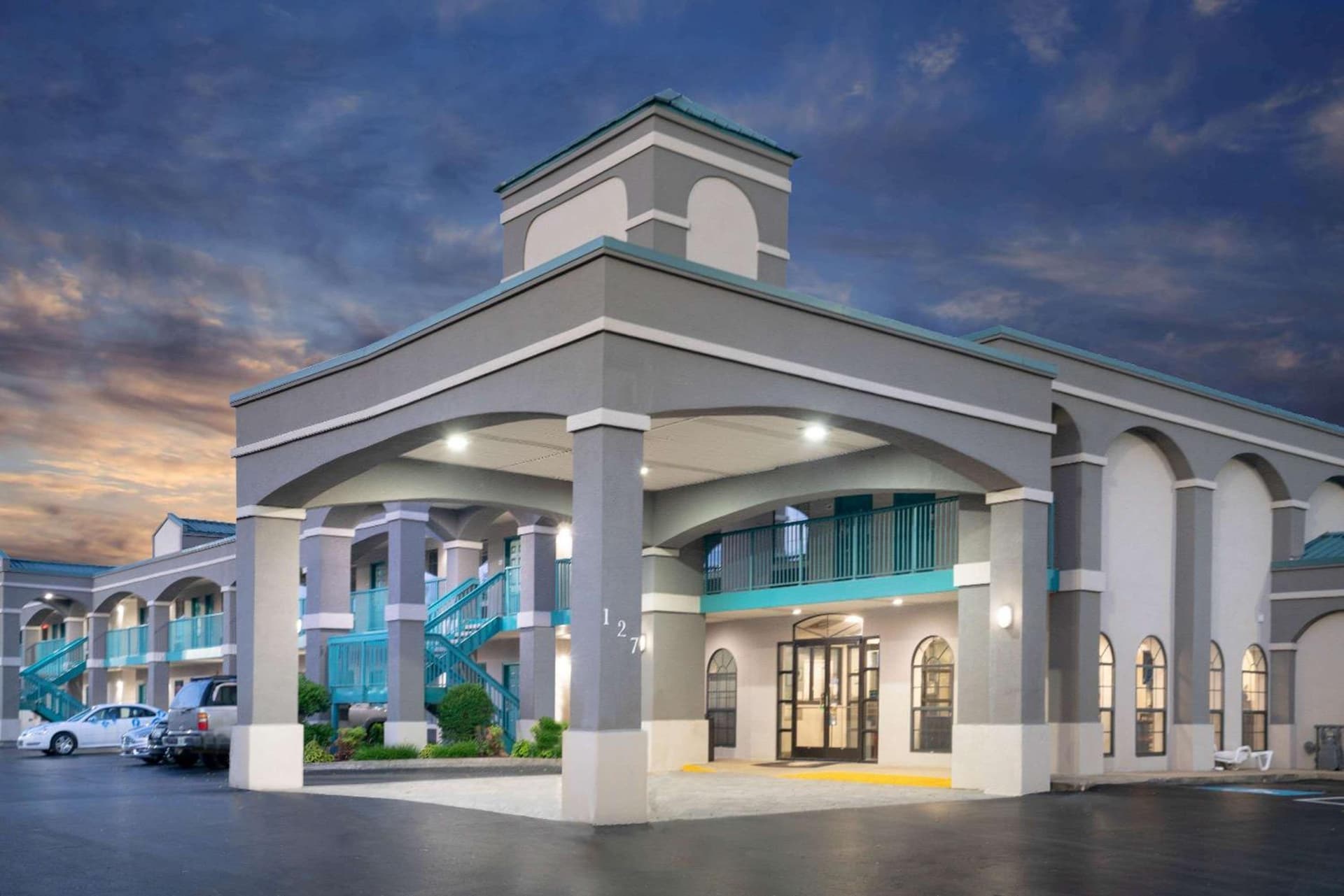 Super 8 by Wyndham Murfreesboro interior in Murfreesboro, TN — gallery photo 2