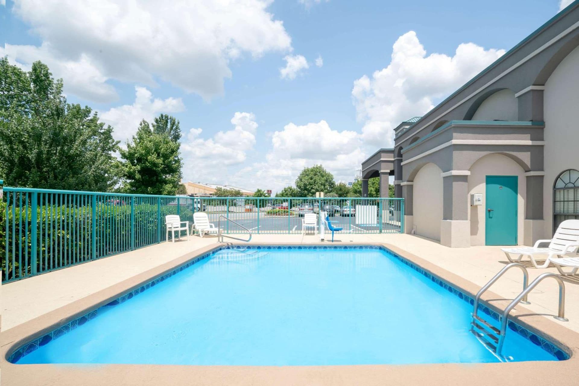 Super 8 by Wyndham Murfreesboro gallery photo in Murfreesboro, TN — image 34