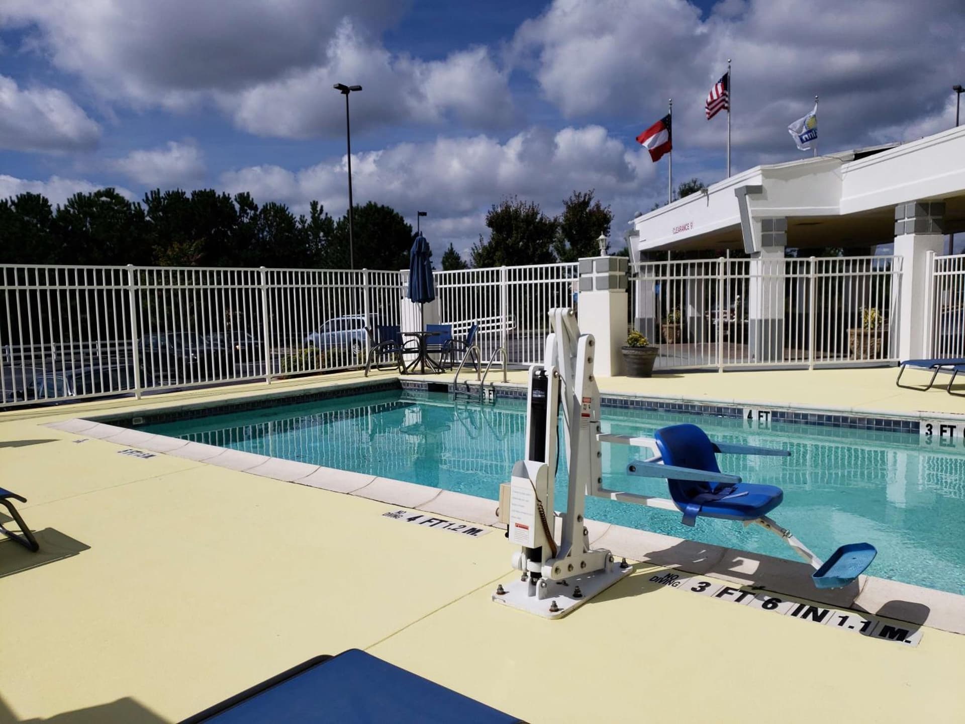 Days Inn & Suites by Wyndham Union City property views in Union City, GA — gallery photo 3